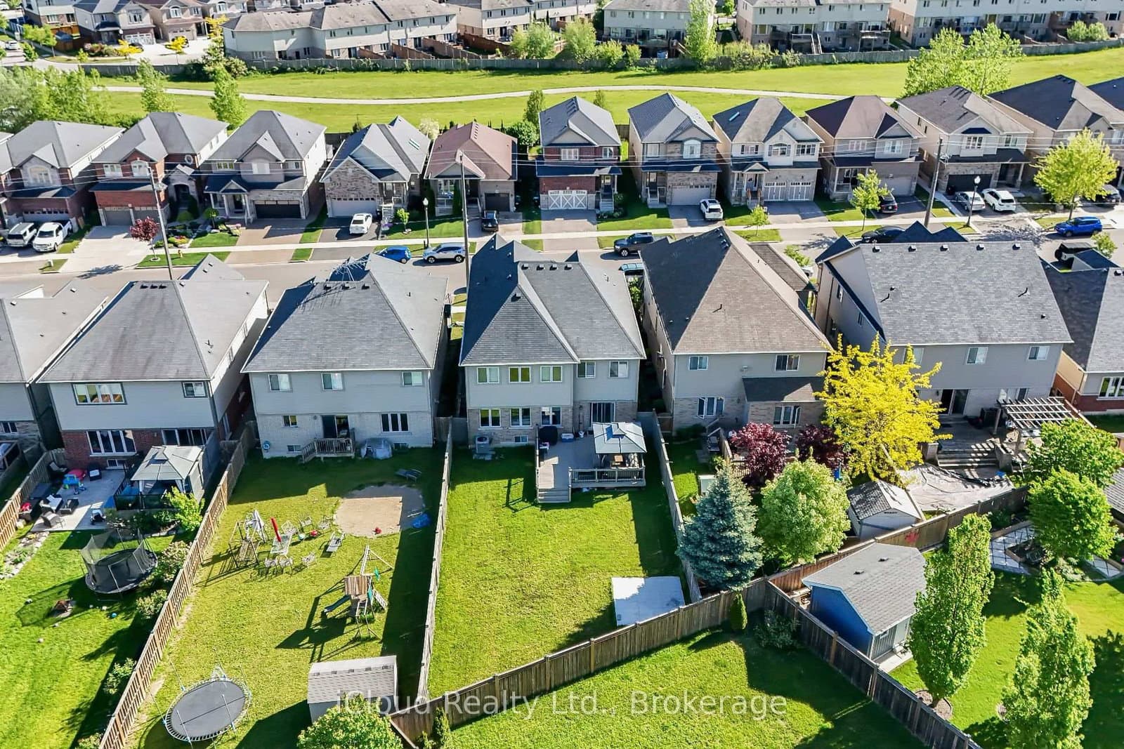 795 Robert Ferrie Drive thumbnail 4