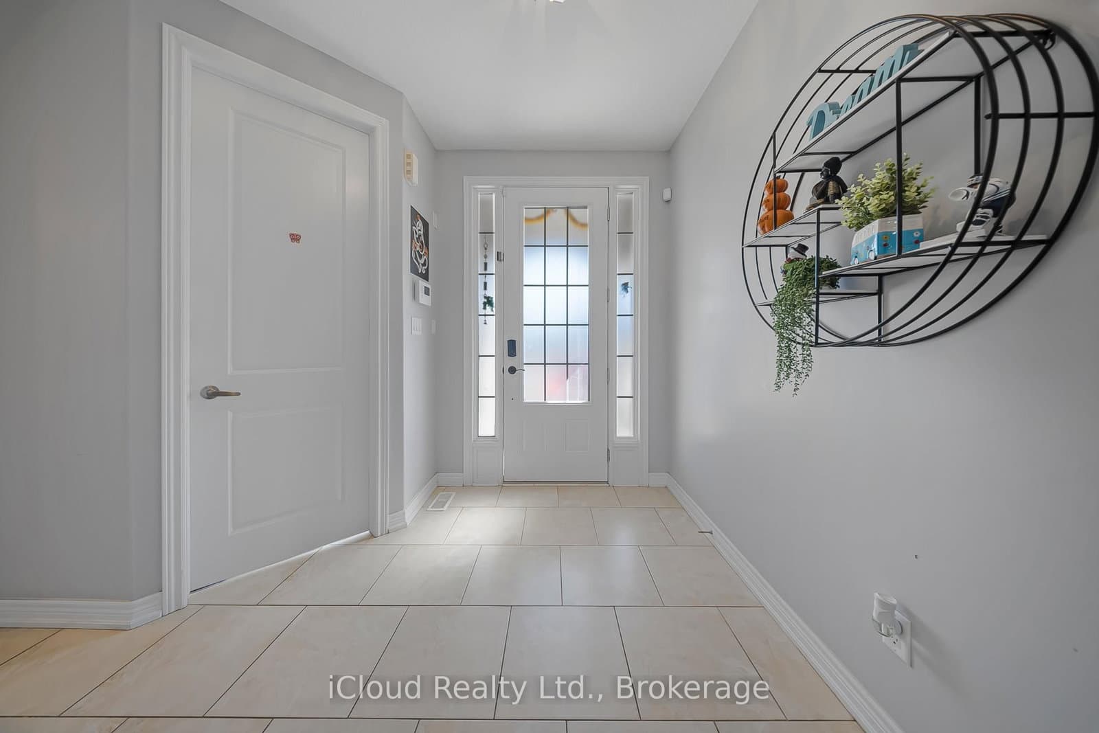 795 Robert Ferrie Drive thumbnail 8