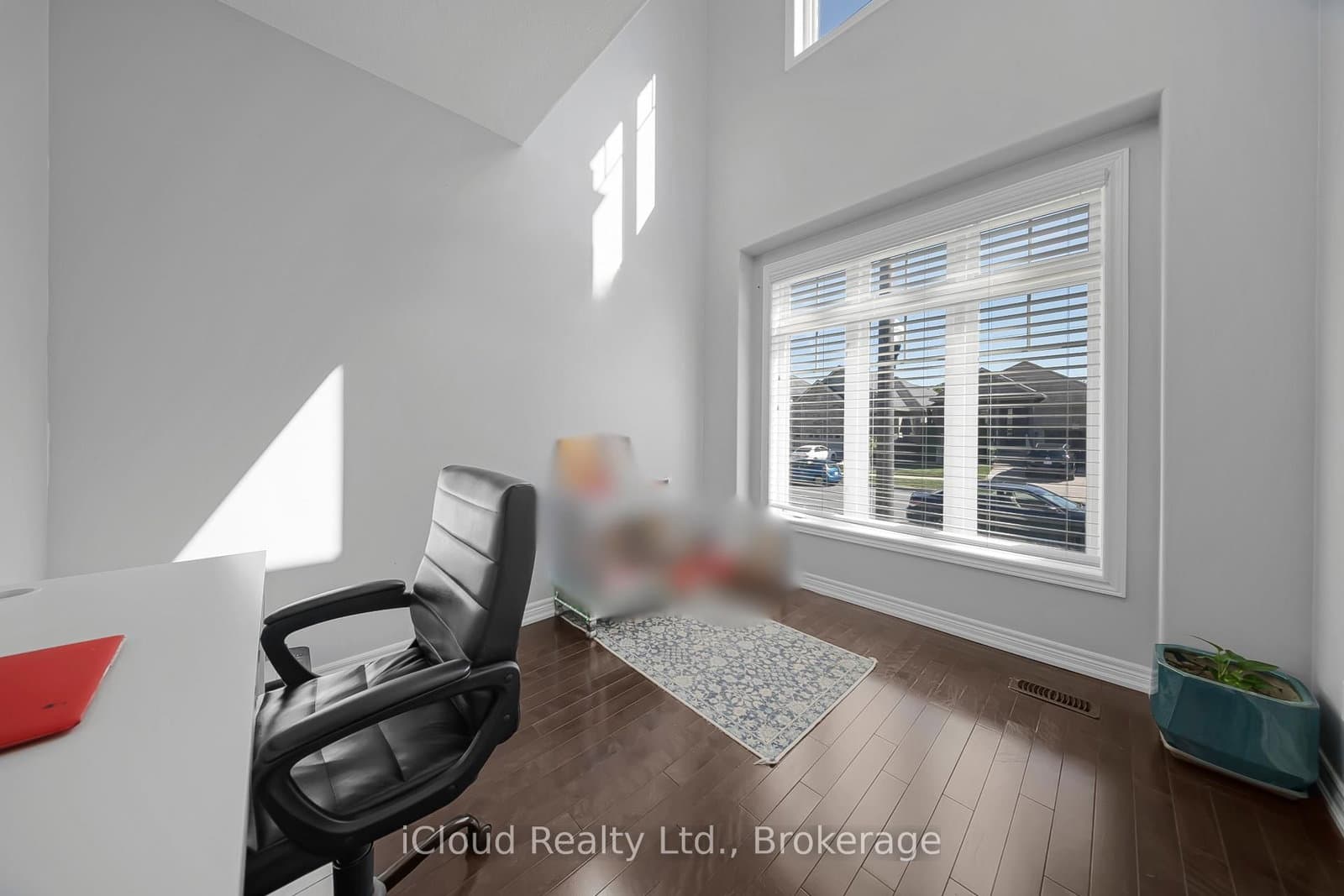 795 Robert Ferrie Drive thumbnail 9