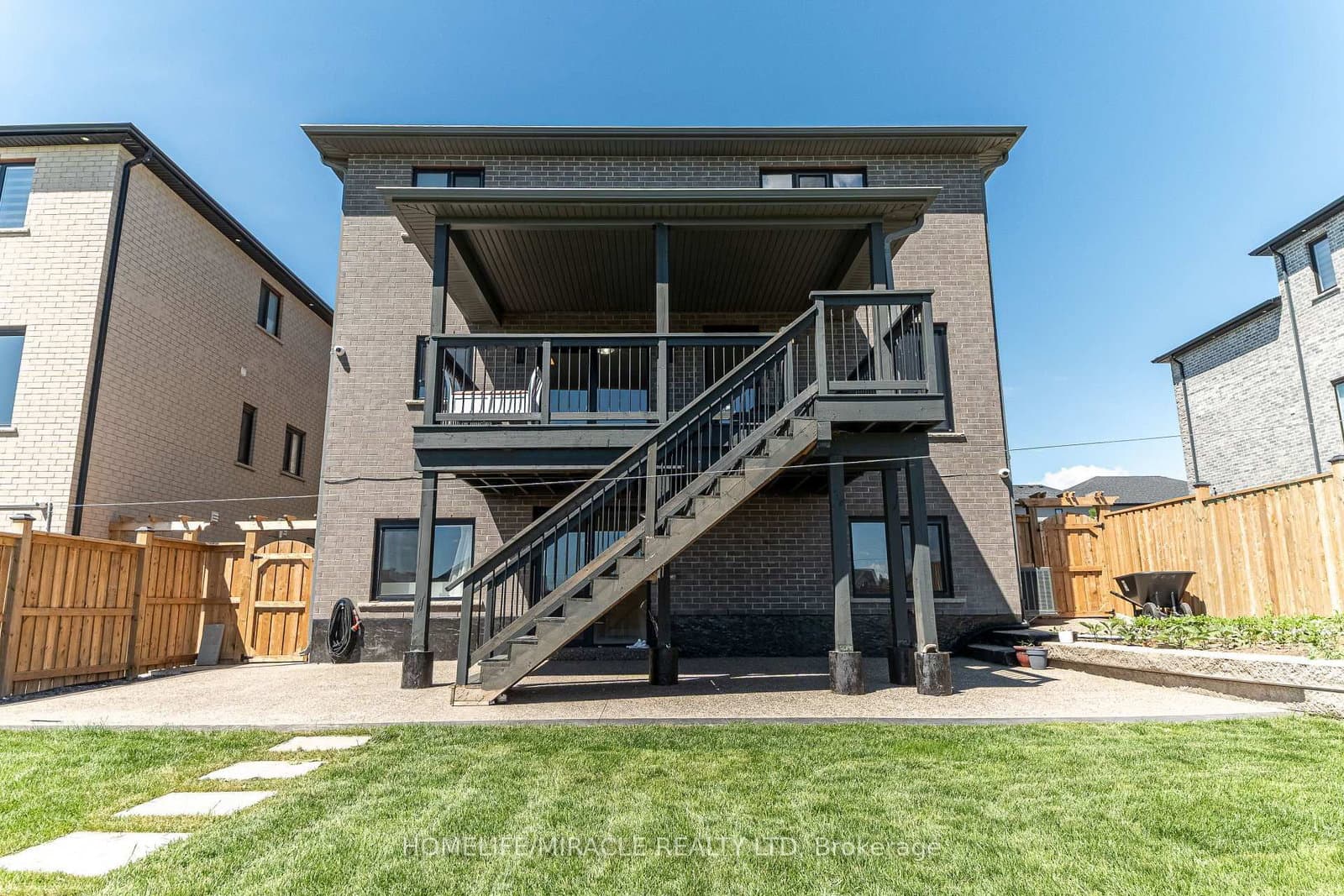 42 Grandville Circle thumbnail 46