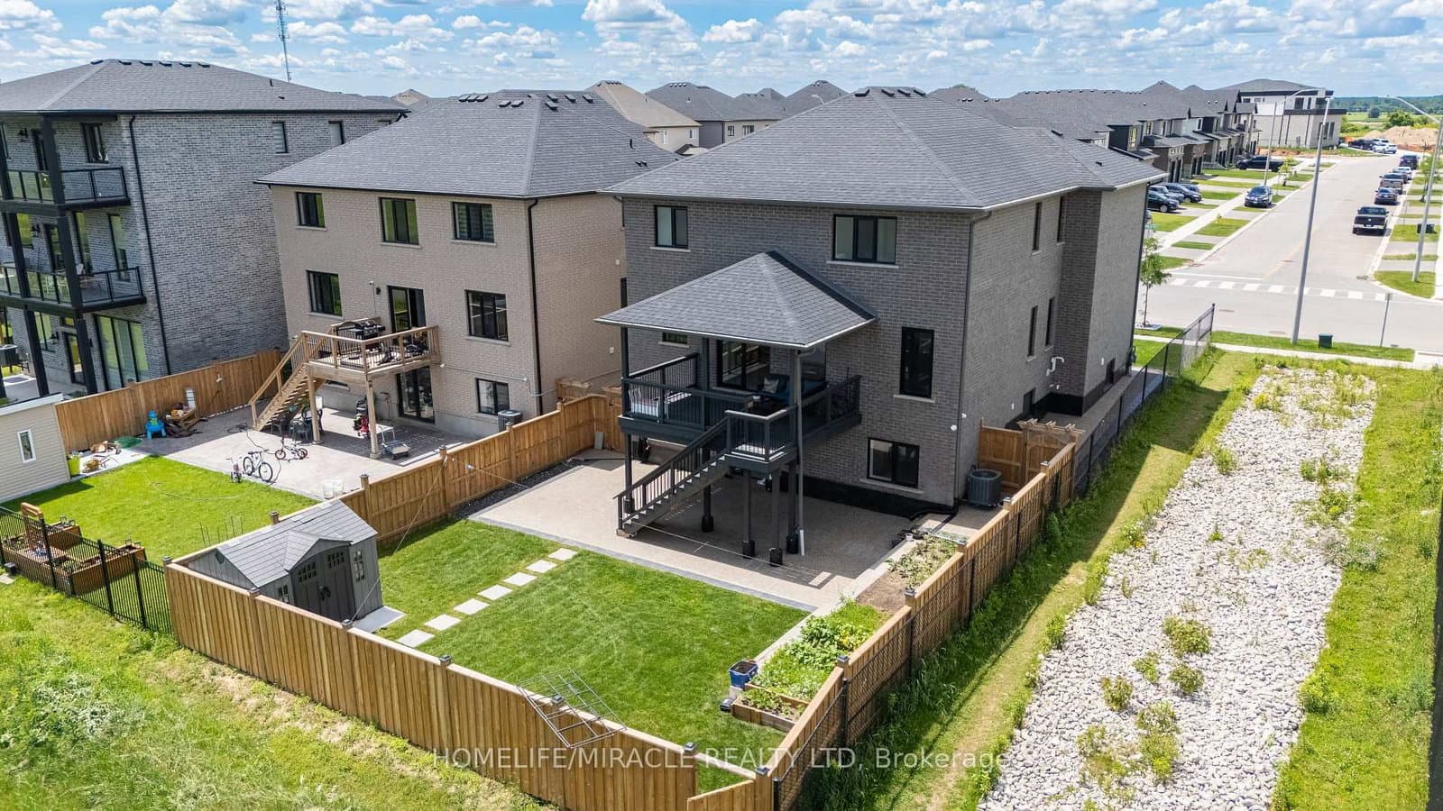 42 Grandville Circle thumbnail 47