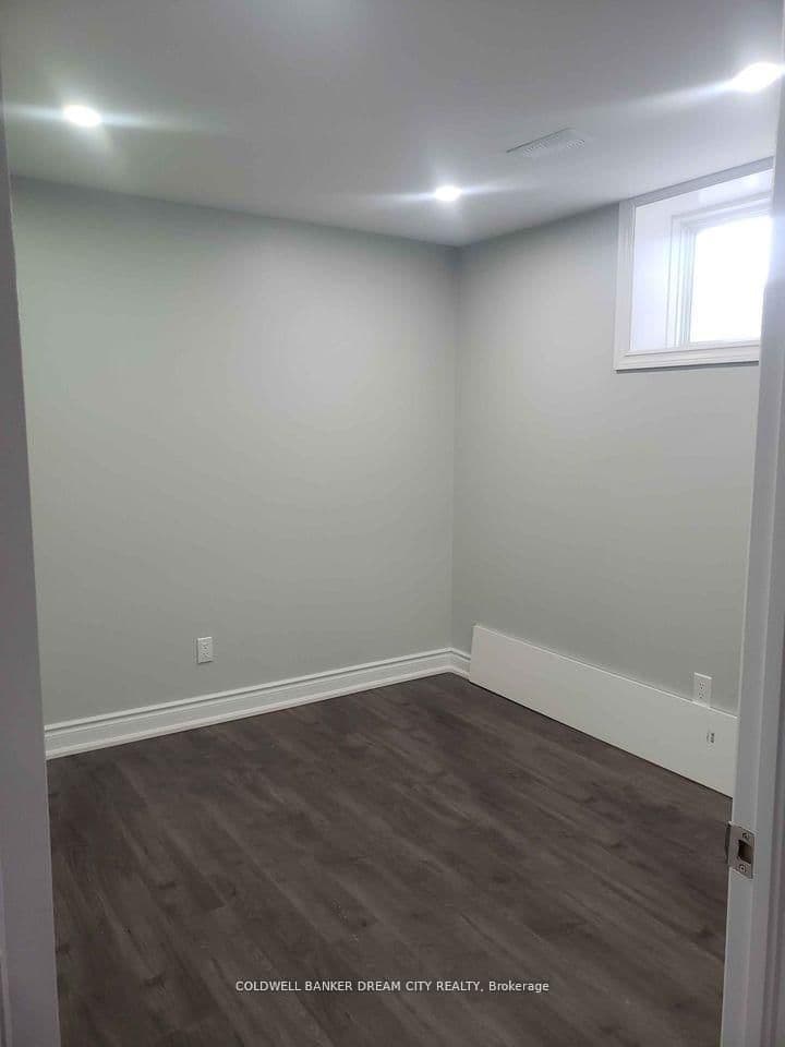 158 Forest Creek Drive N, Unit (Lower) thumbnail 10