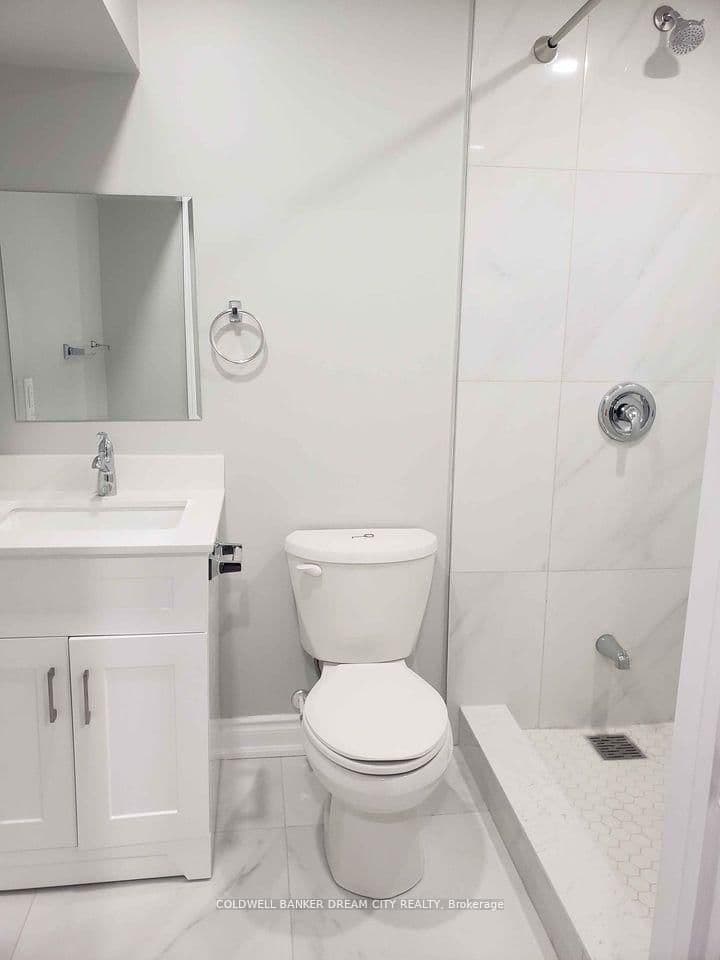 158 Forest Creek Drive N, Unit (Lower) thumbnail 5