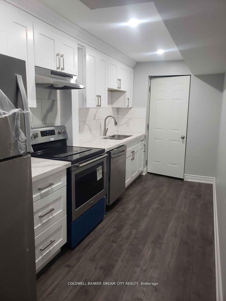 158 Forest Creek Drive N, Unit (Lower) thumbnail 6