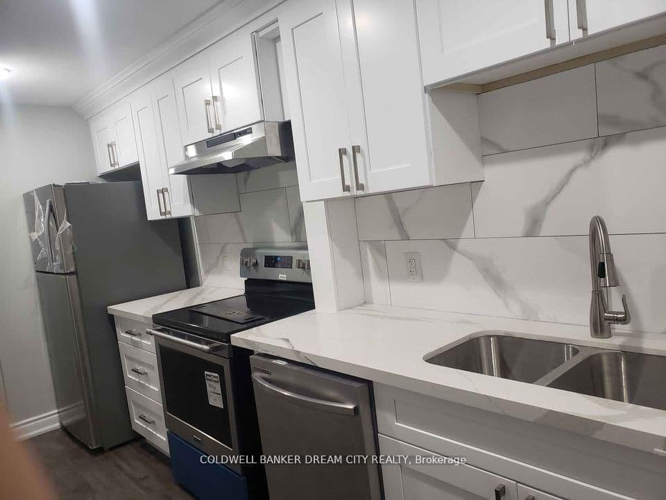158 Forest Creek Drive N, Unit (Lower) thumbnail 8