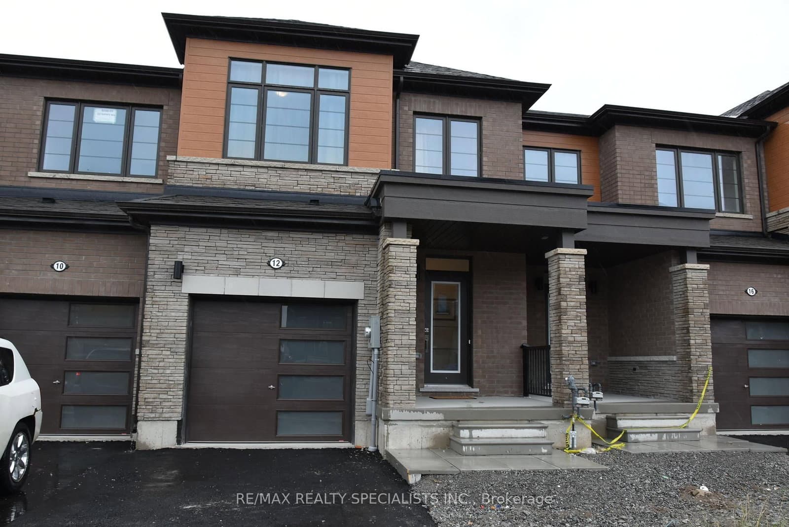 12 Velvet Way - Image 1