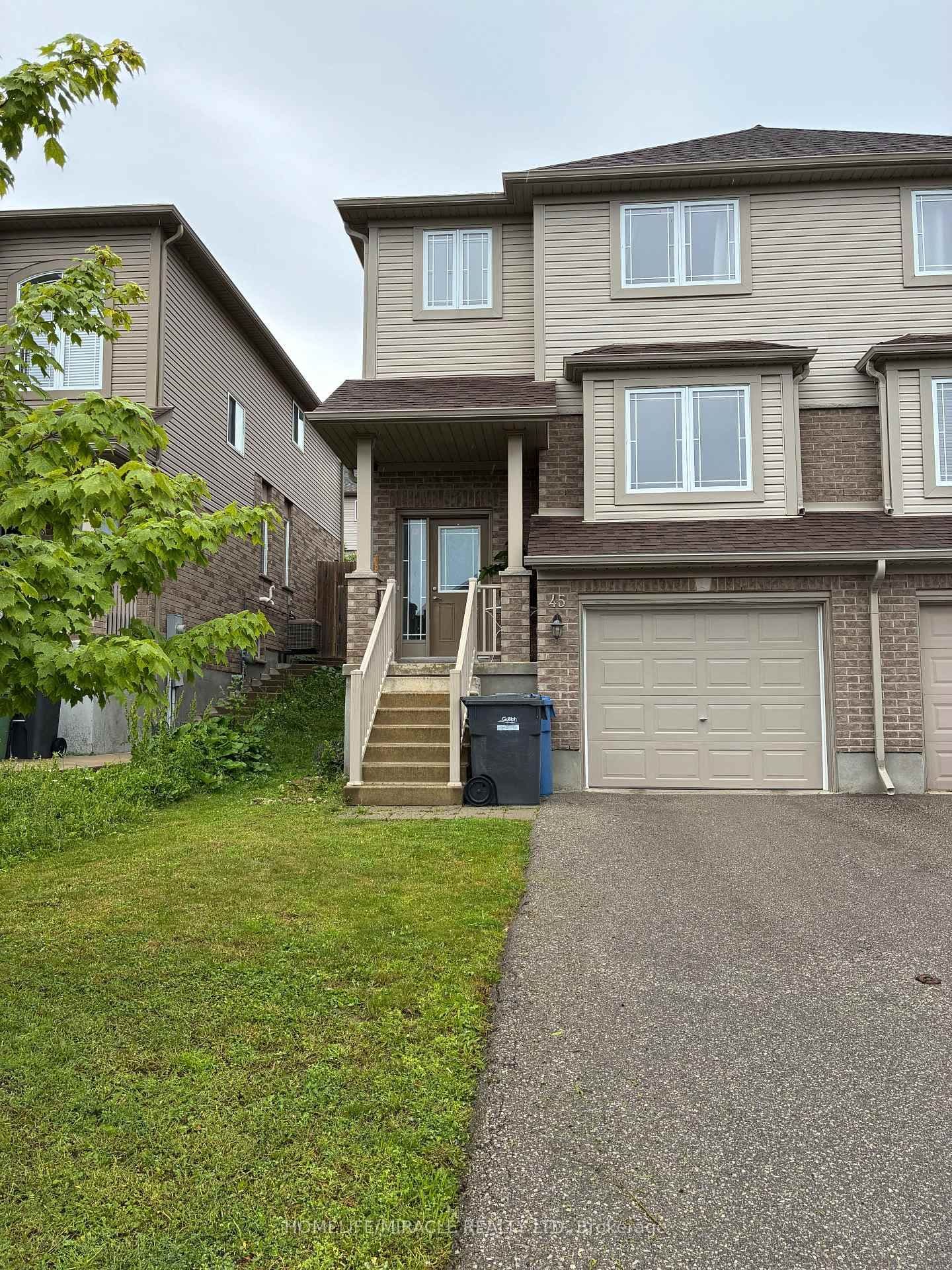 45 Oakes Crescent - Image 1