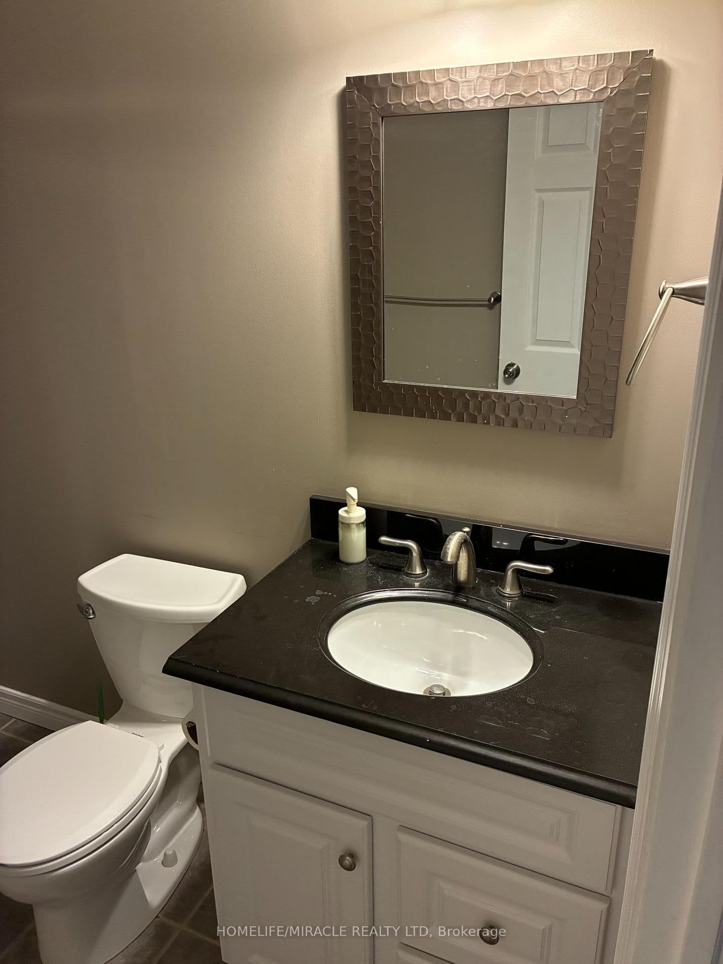 45 Oakes Crescent thumbnail 23