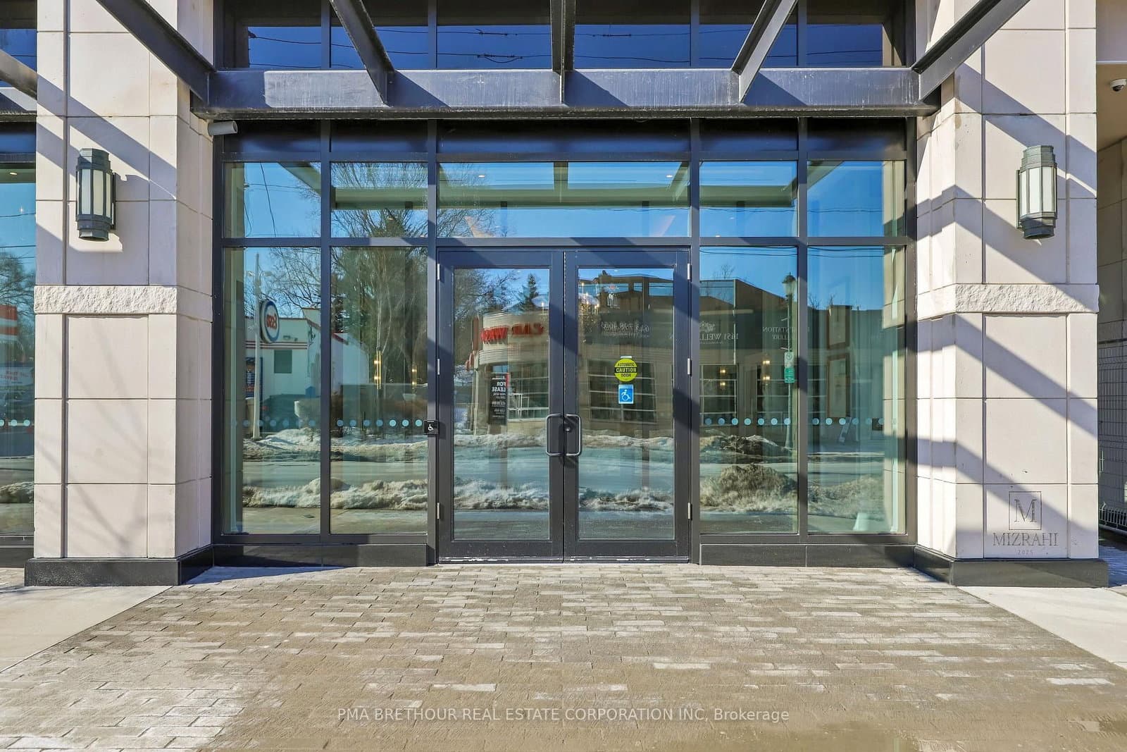 1451 Wellington Street W, Unit 403 thumbnail 2