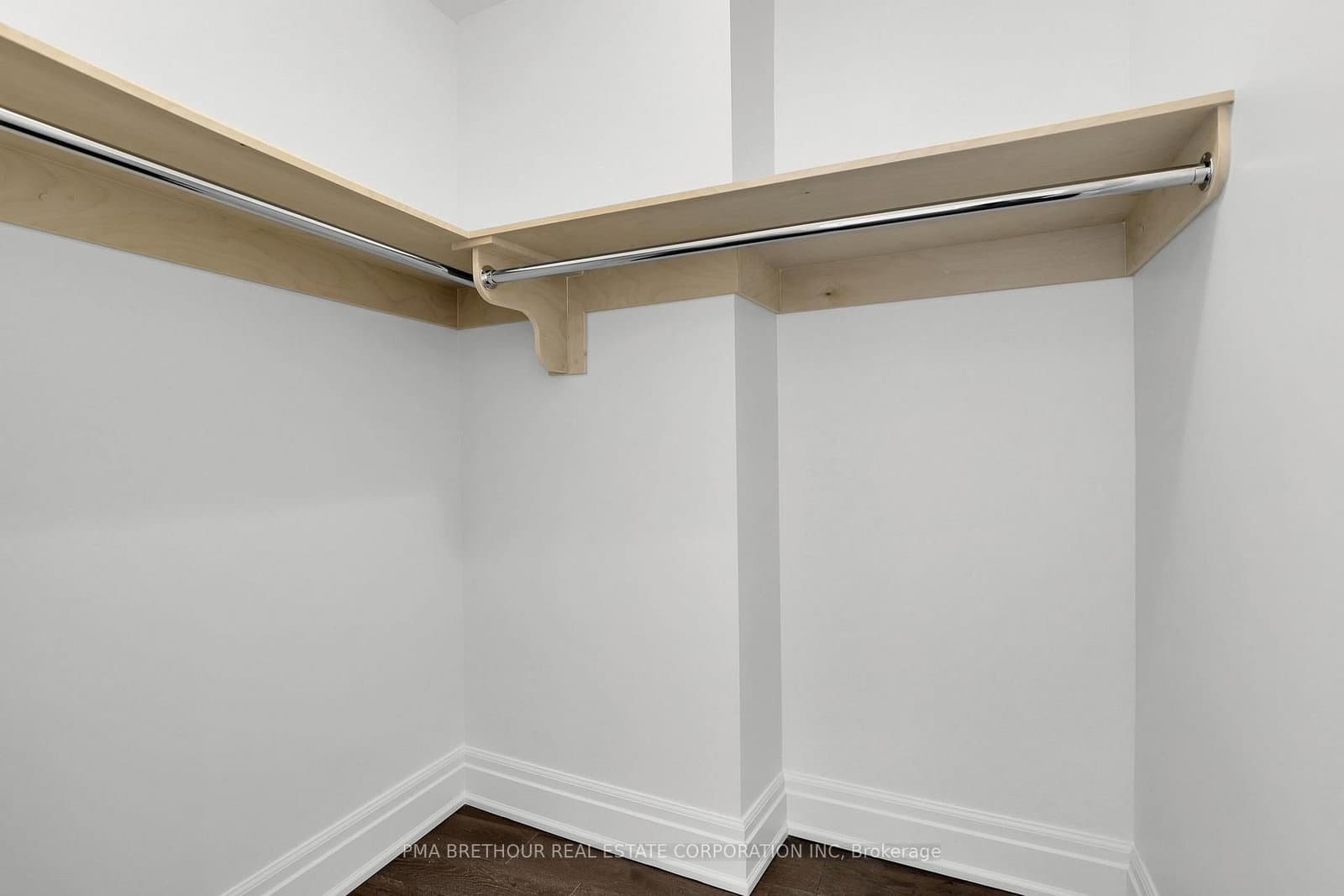 1451 Wellington Street W, Unit 403 thumbnail 26