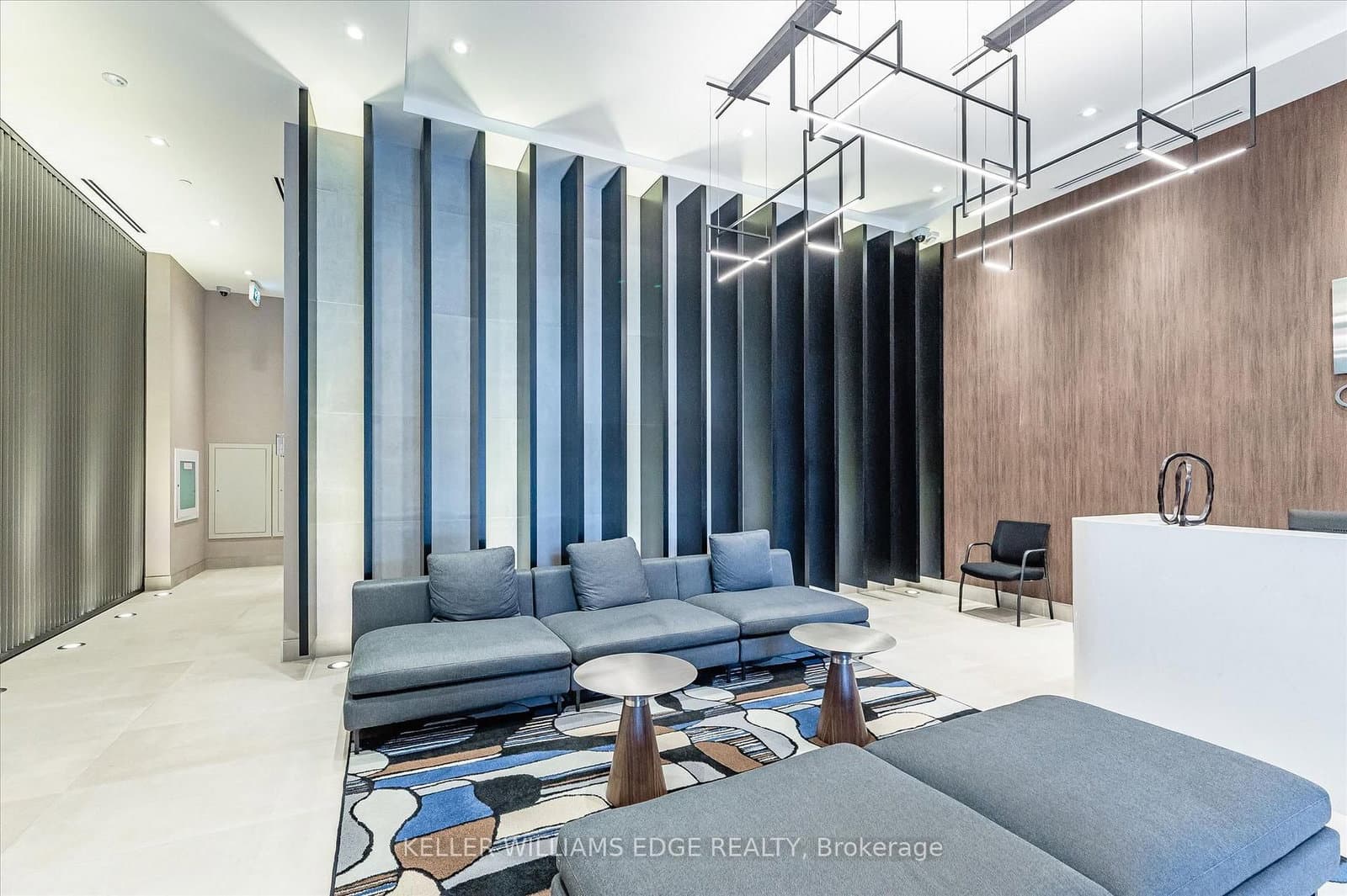 212 King William Street E, Unit 418 thumbnail 2