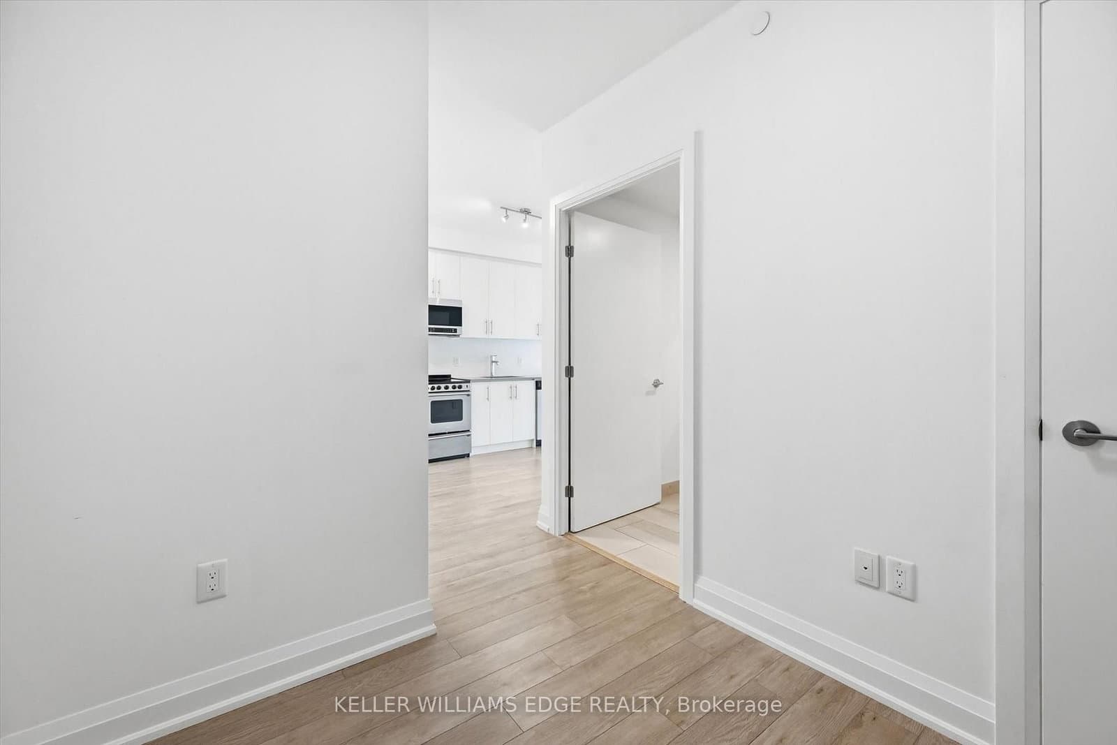 212 King William Street E, Unit 418 thumbnail 20