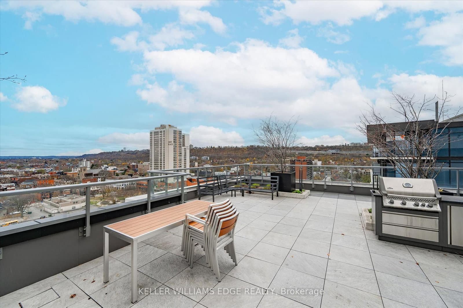 212 King William Street E, Unit 418 thumbnail 30