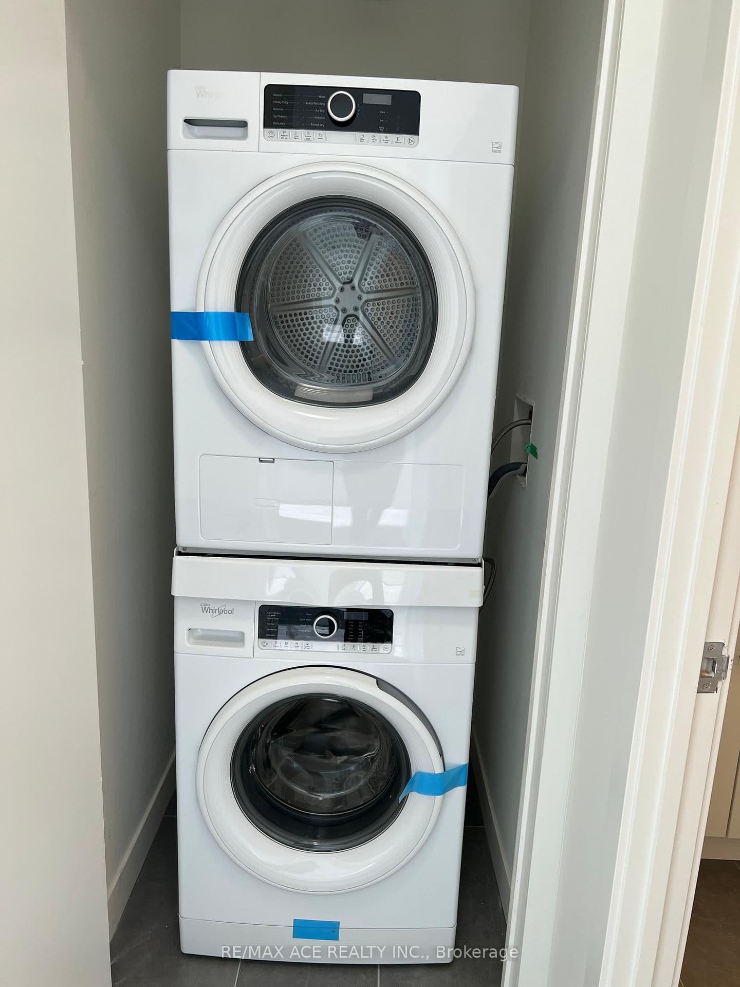 128 King Street N, Unit 1610 thumbnail 14