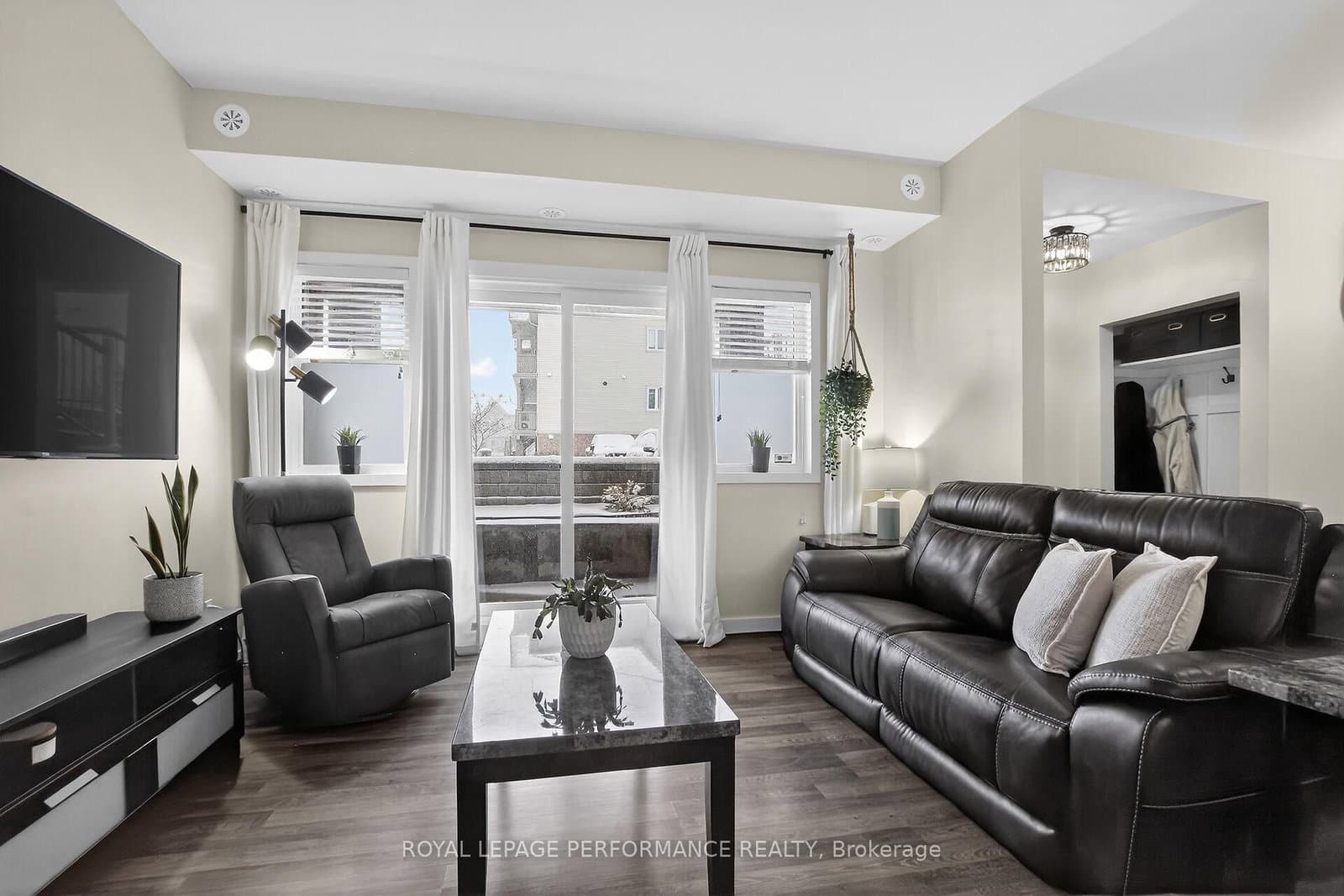 135 Harthill Way, Unit B thumbnail 20