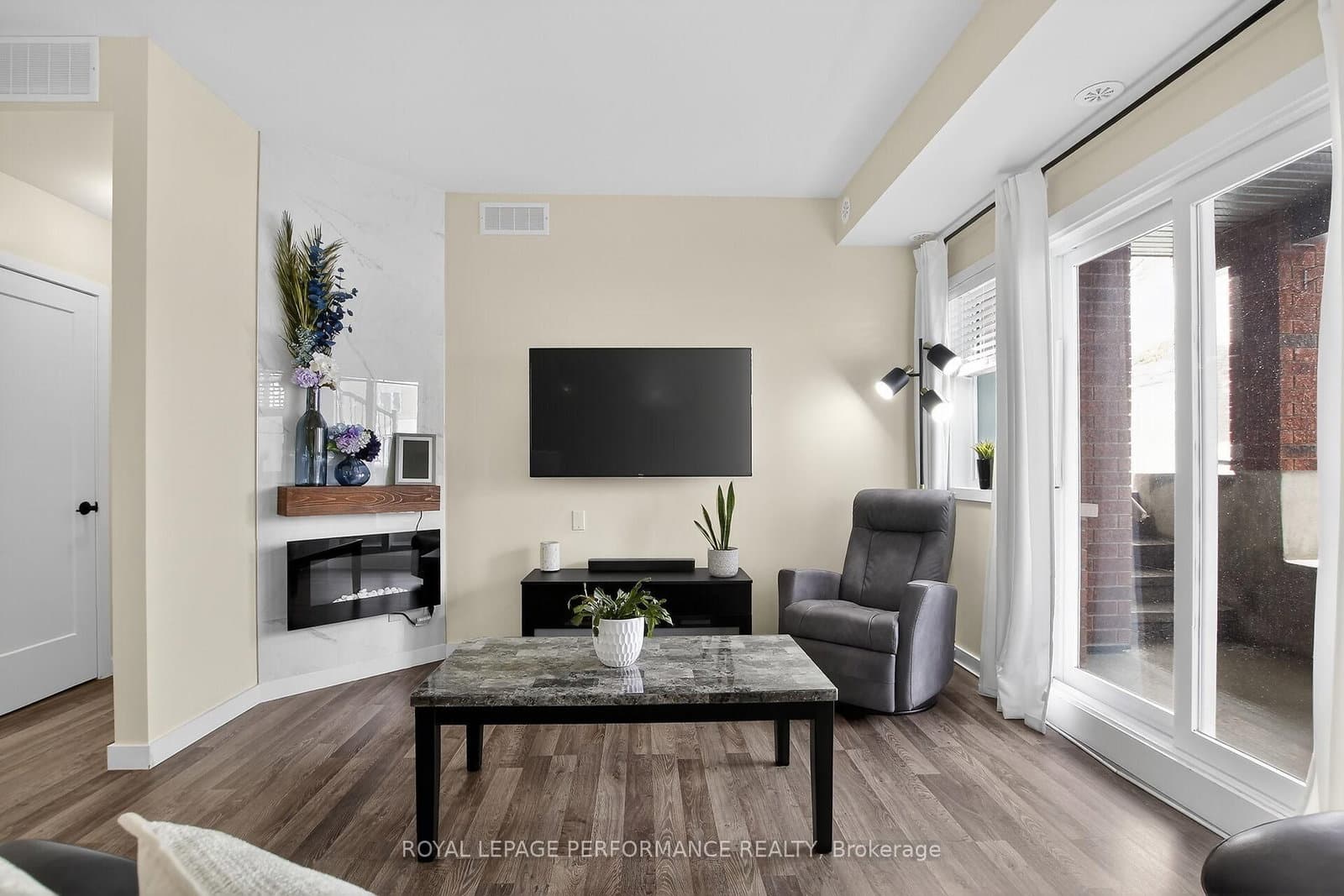 135 Harthill Way, Unit B thumbnail 24
