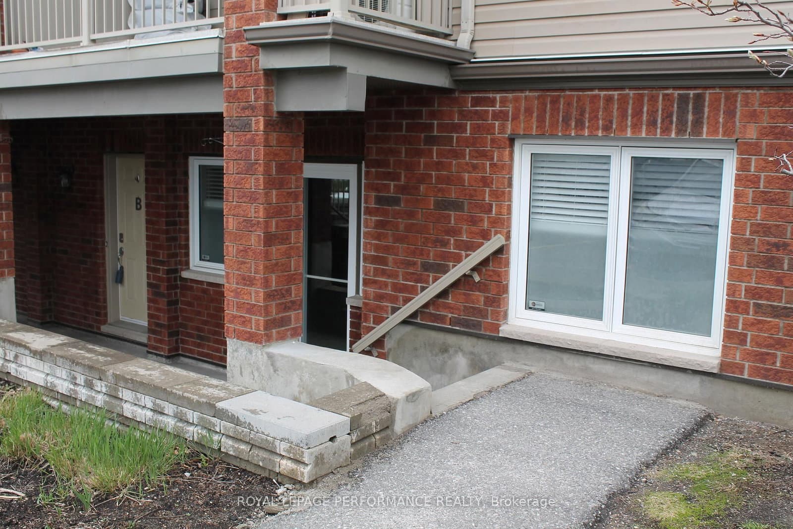 135 Harthill Way, Unit B thumbnail 3