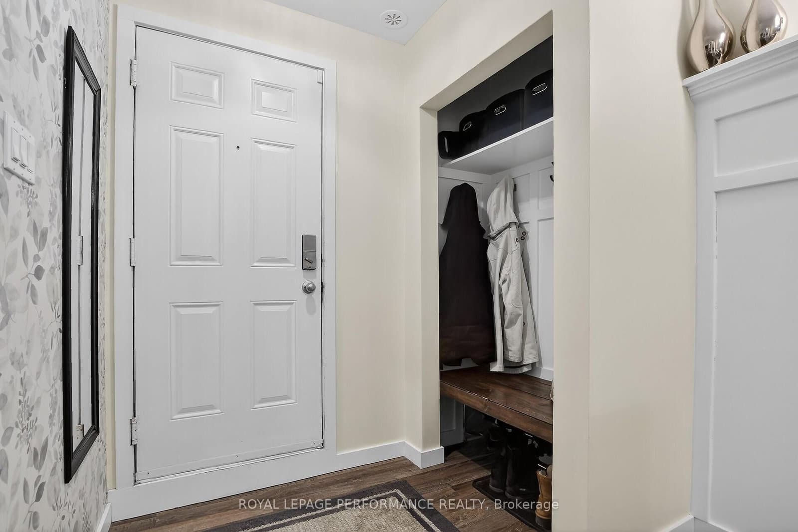 135 Harthill Way, Unit B thumbnail 4