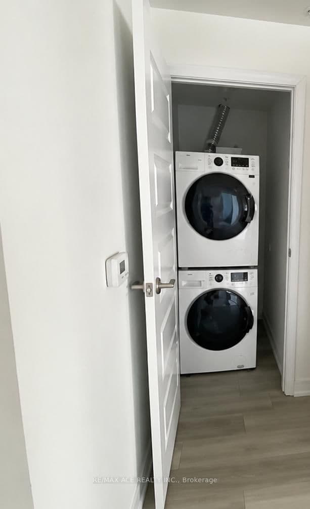 158 King Street N, Unit 504 thumbnail 14