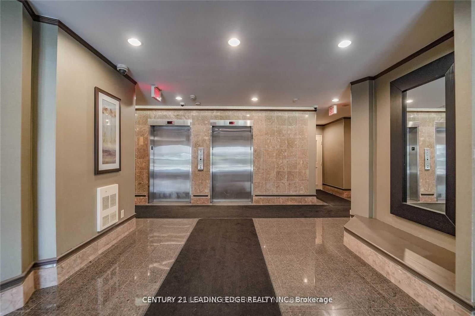 67 Caroline Street S, Unit 8A thumbnail 4