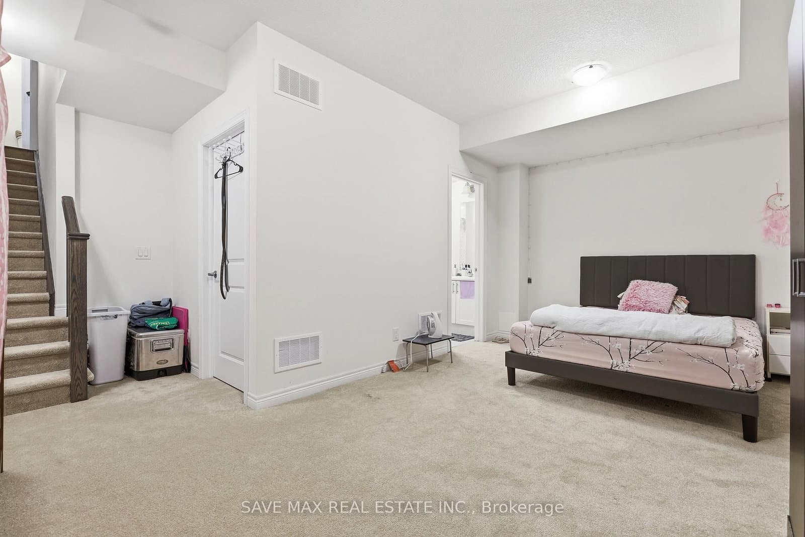 216 Broadacre Drive thumbnail 14