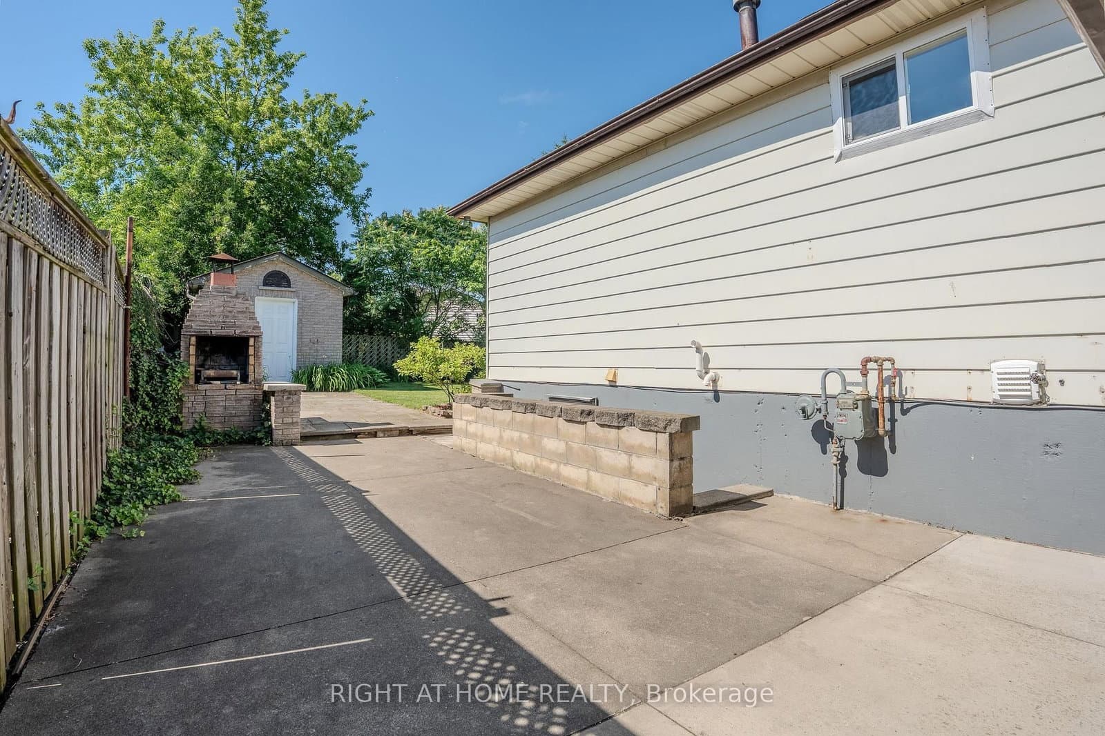 80 Chilton Drive thumbnail 35