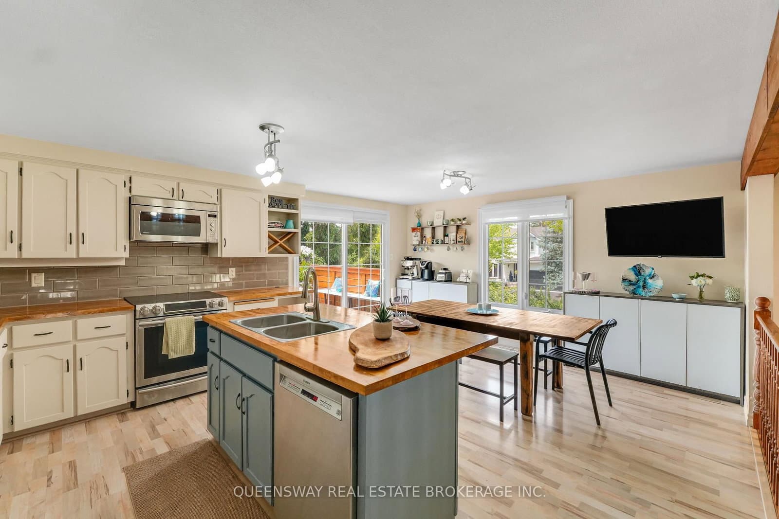 46 Greenwich Drive thumbnail 13