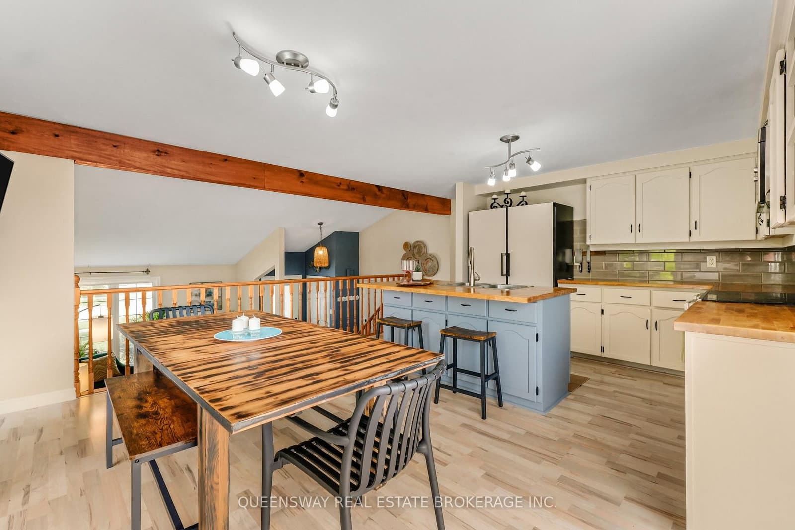 46 Greenwich Drive thumbnail 17