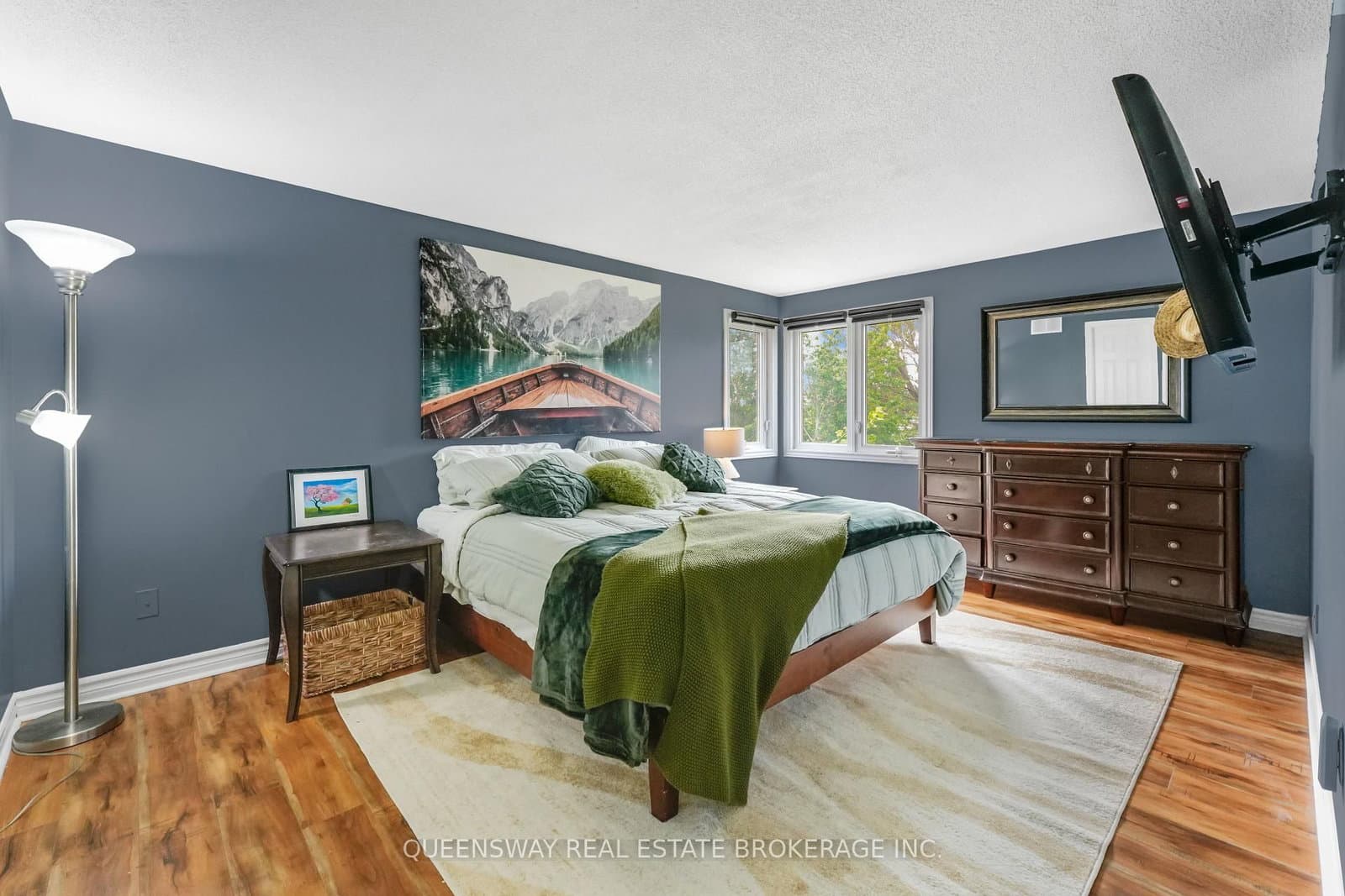 46 Greenwich Drive thumbnail 21
