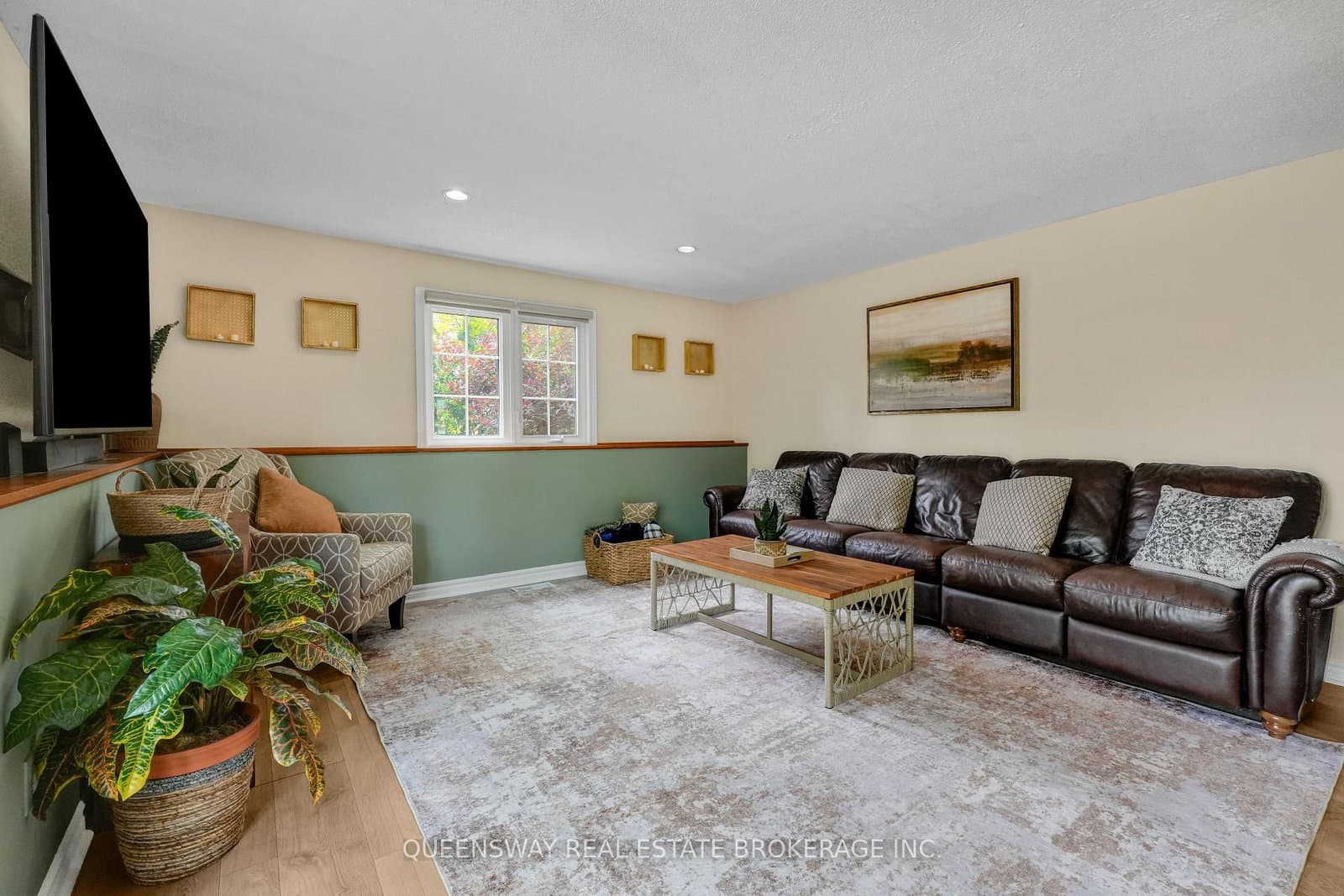 46 Greenwich Drive thumbnail 28
