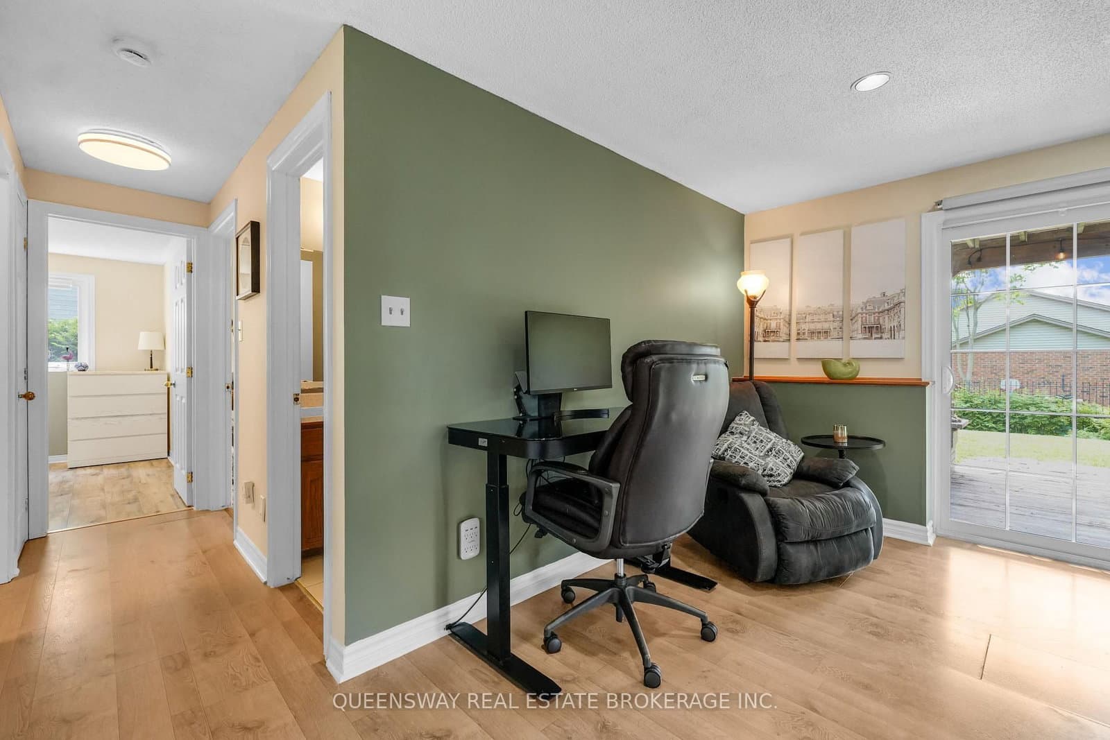 46 Greenwich Drive thumbnail 31