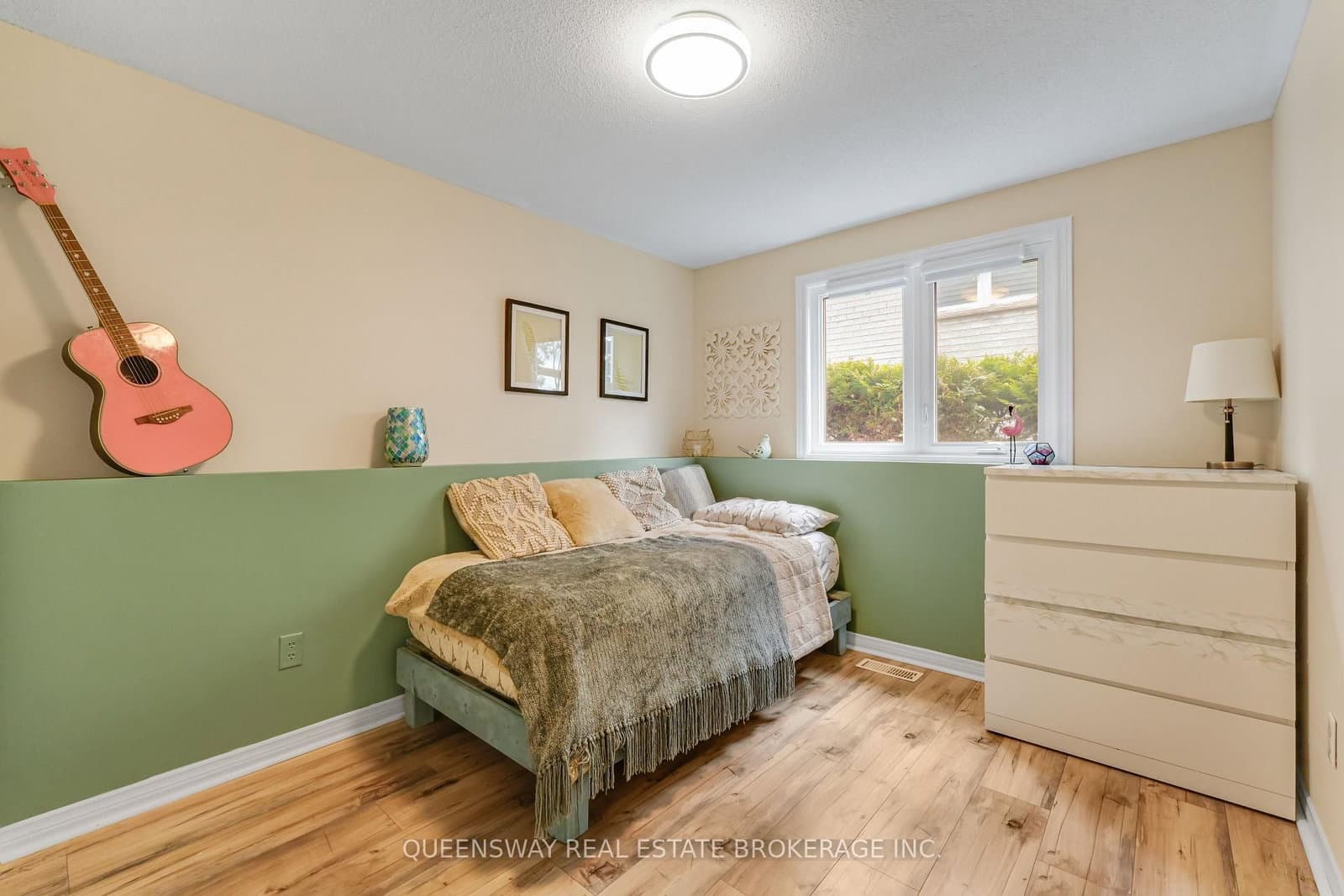46 Greenwich Drive thumbnail 35