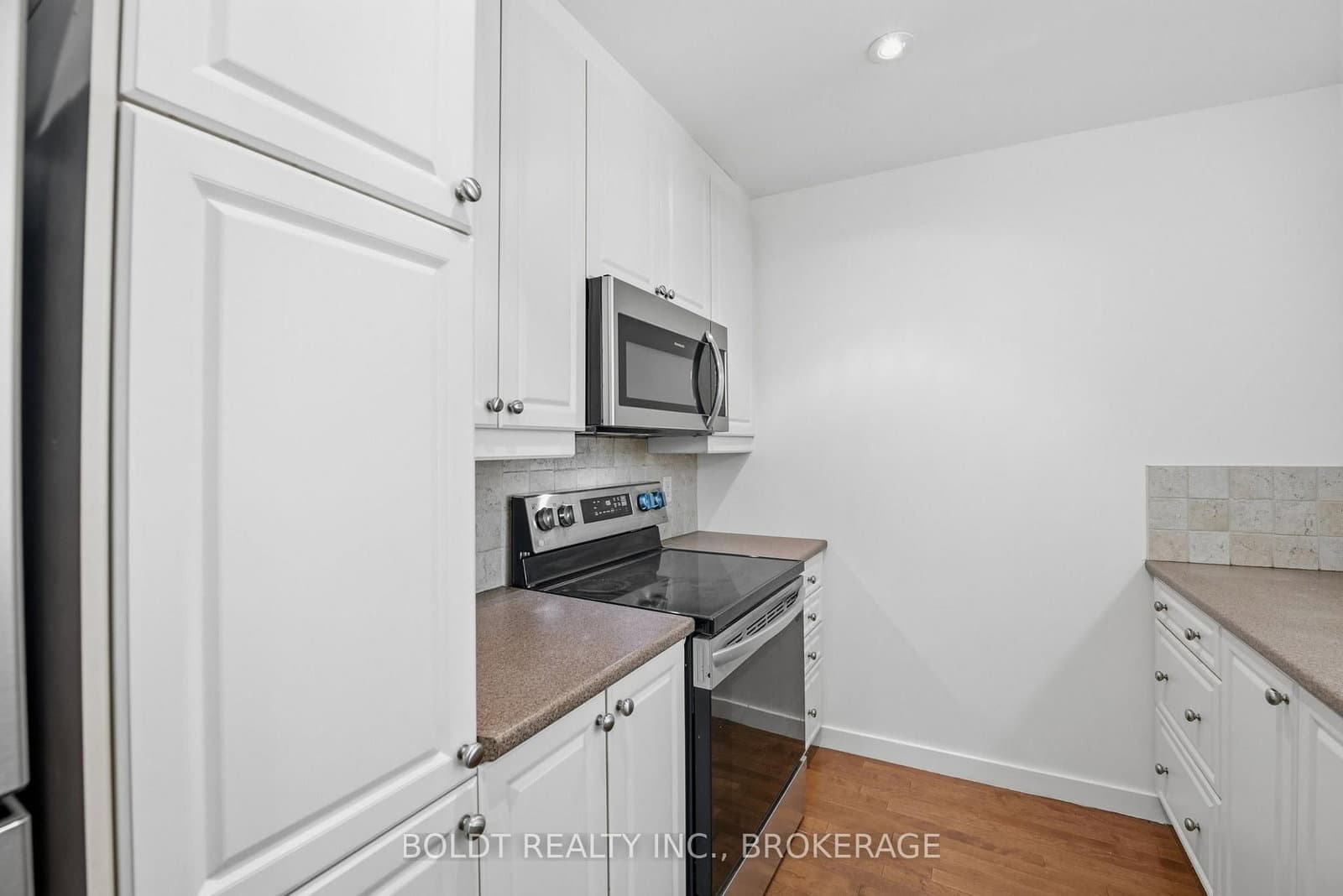 49 ONTARIO Street, Unit 8 thumbnail 11