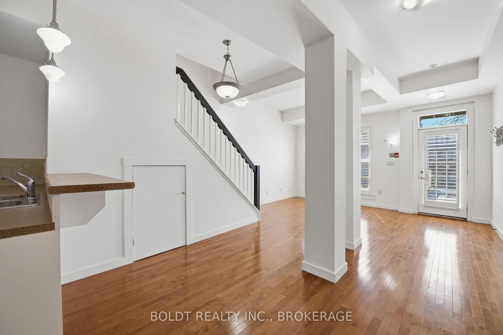 49 ONTARIO Street, Unit 8 thumbnail 9