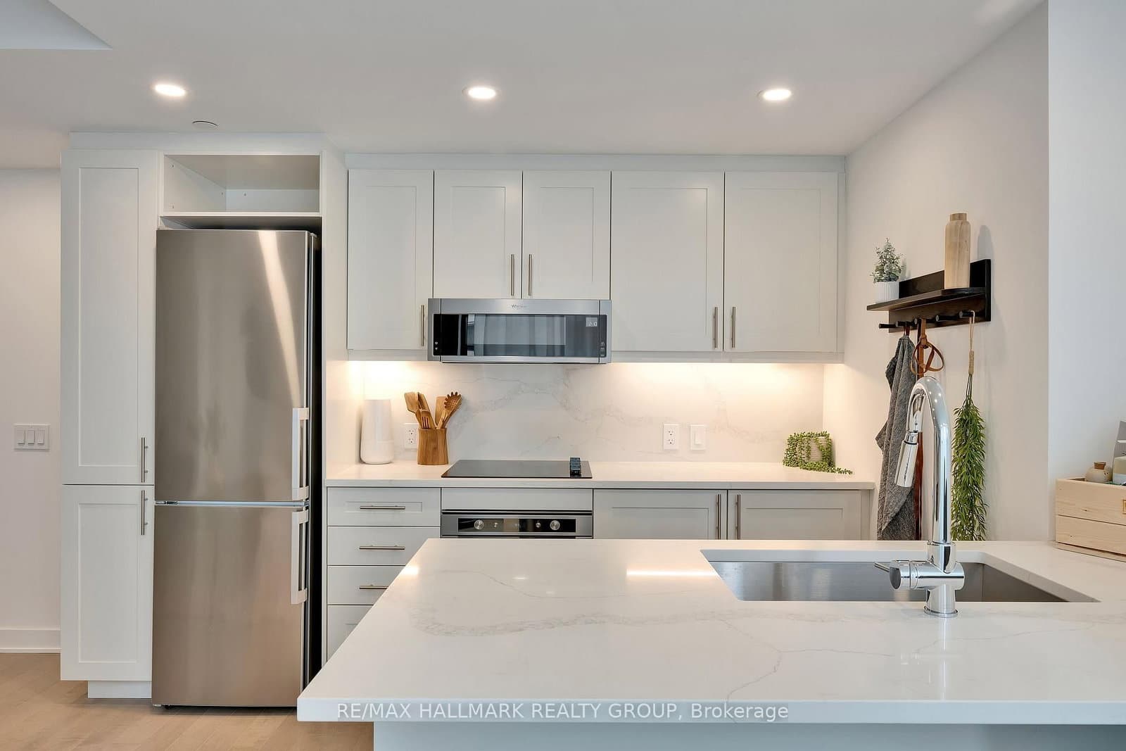 340 Queen Street, Unit 906 thumbnail 5