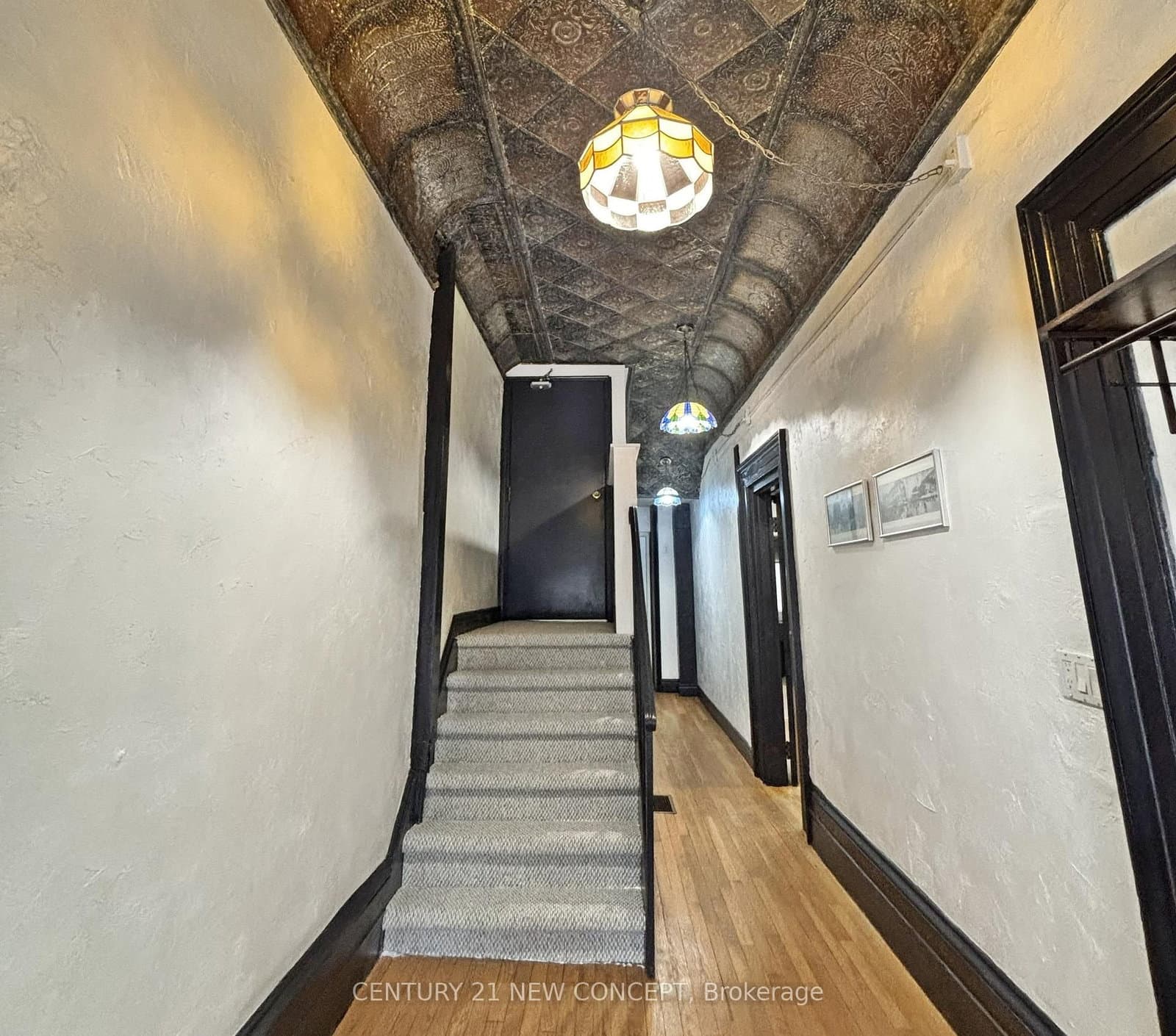 146 James Street S thumbnail 10