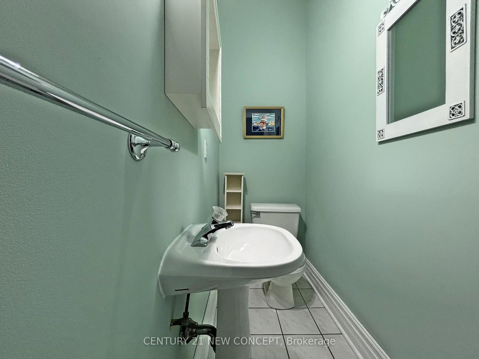 146 James Street S thumbnail 19