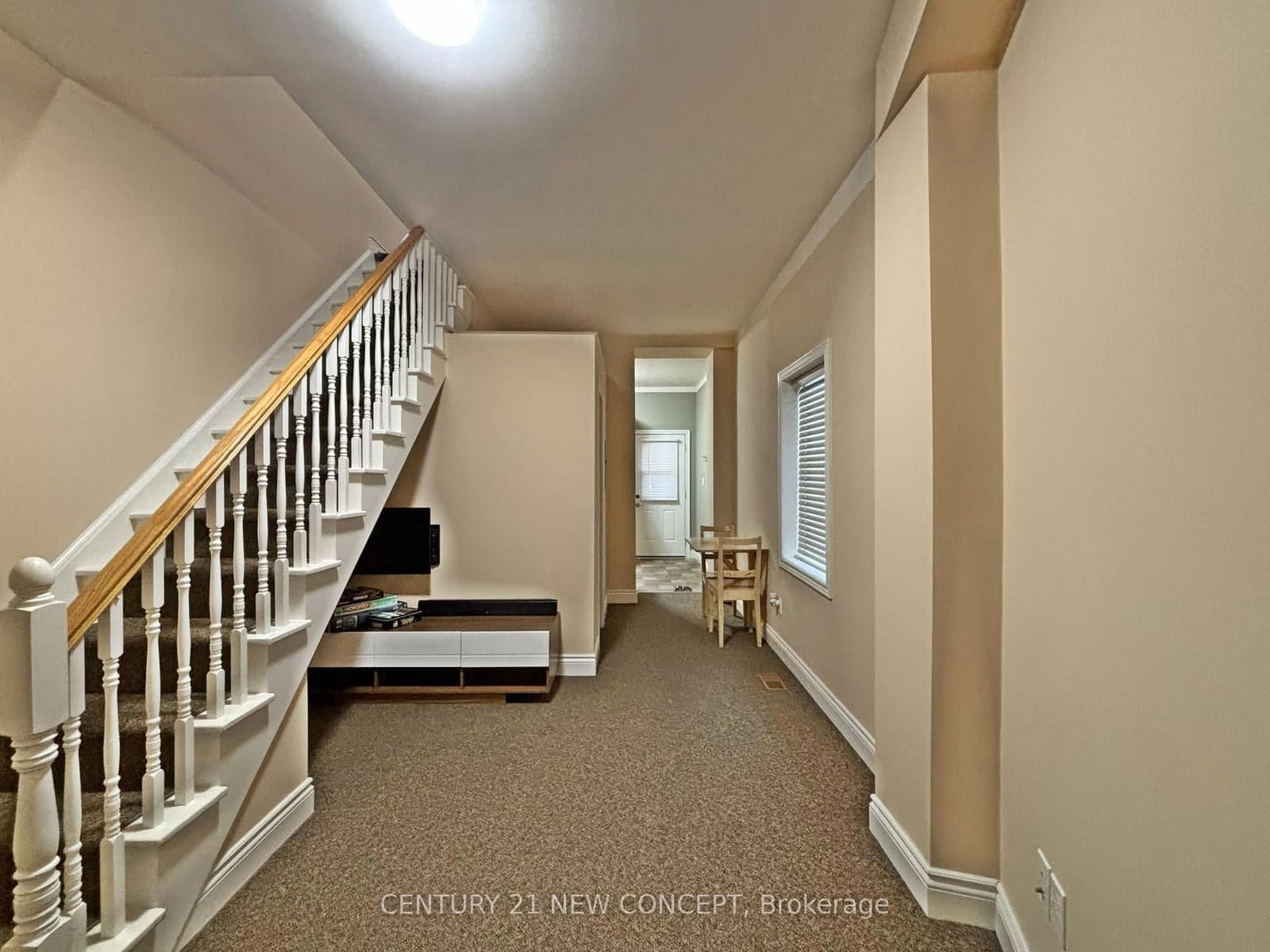 146 James Street S thumbnail 30