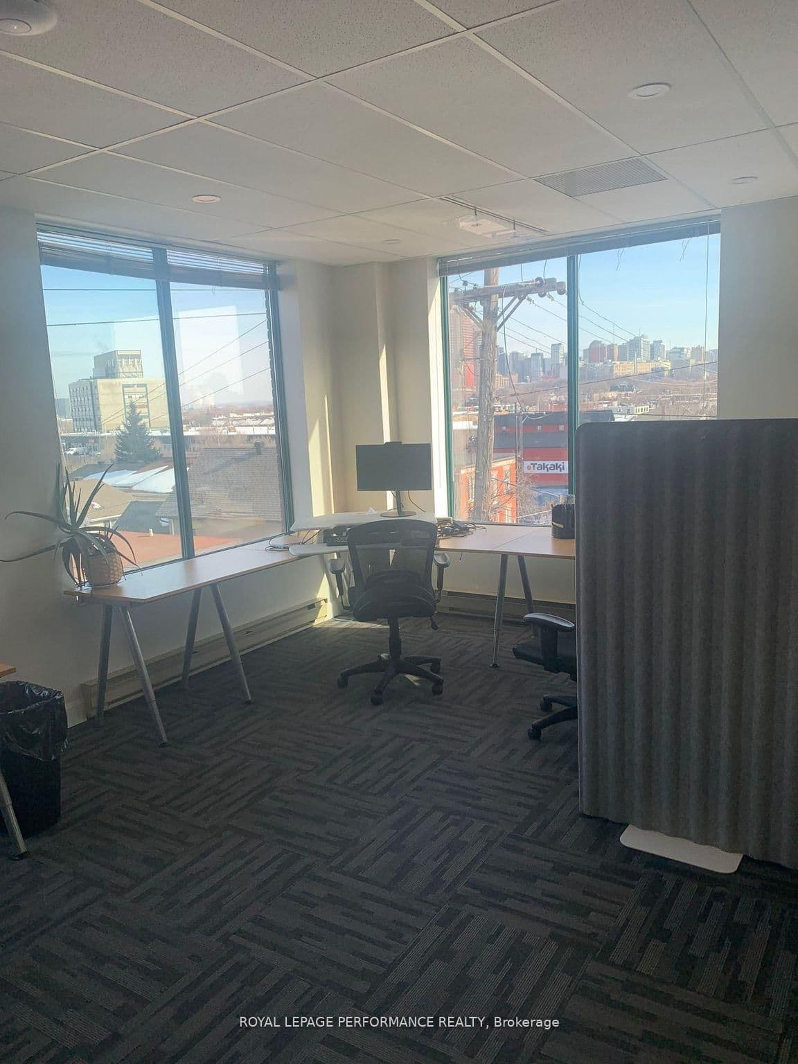 1066 W Somerset Street W, Unit 402 thumbnail 4