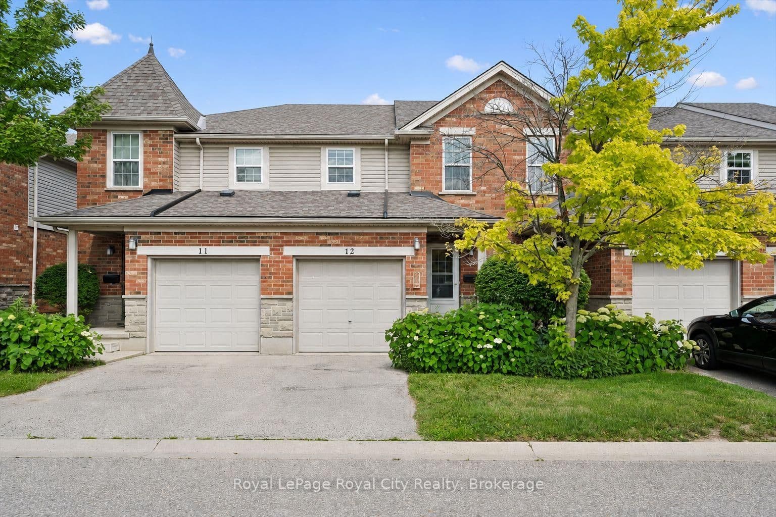124 Gosling Gardens, Unit #12 thumbnail 2