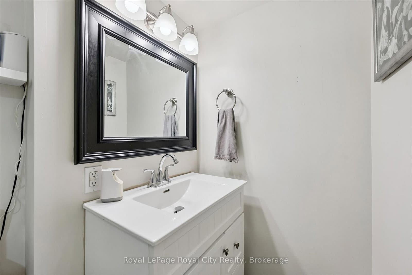 124 Gosling Gardens, Unit #12 thumbnail 27