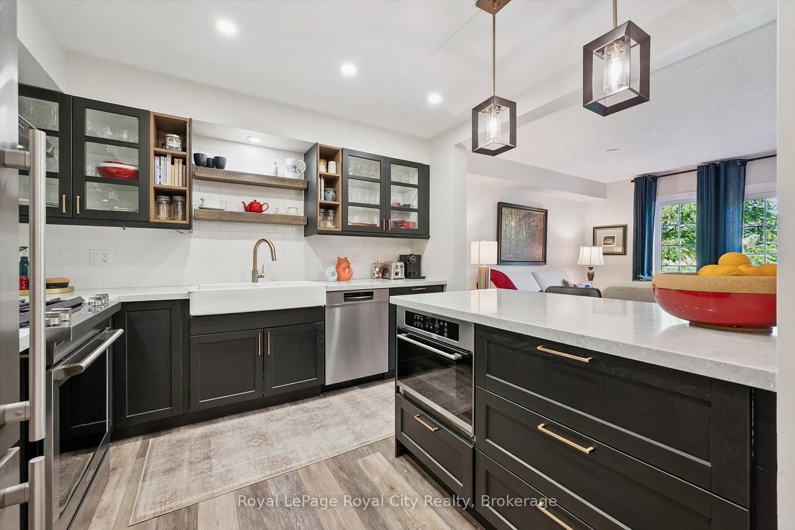 124 Gosling Gardens, Unit #12 thumbnail 4
