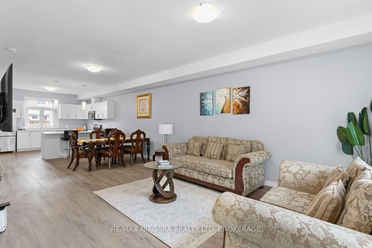 153 Summersides Boulevard thumbnail 13