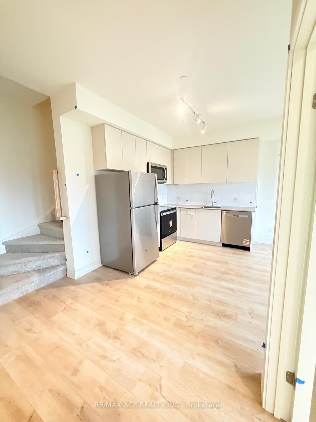 16 Melbourne Avenue, Unit 317B thumbnail 28