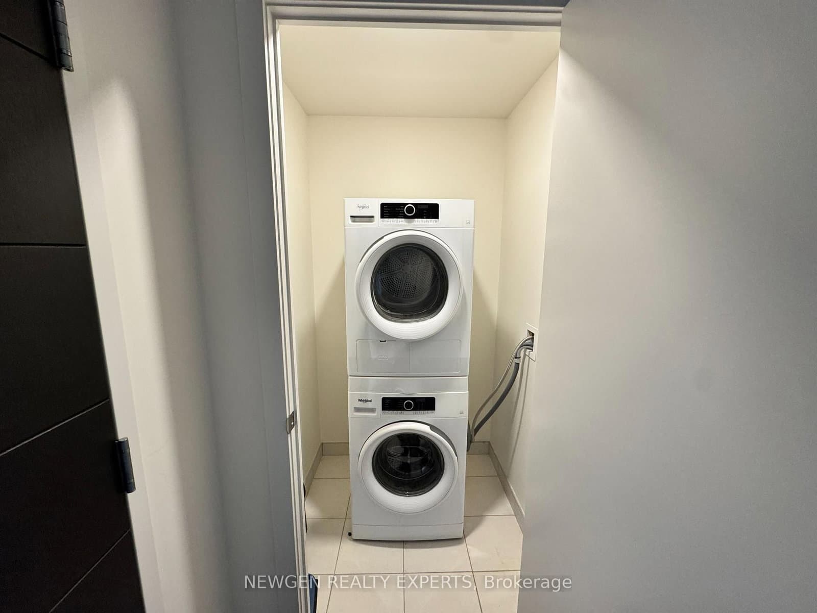 212 King William Street, Unit 1220 thumbnail 12