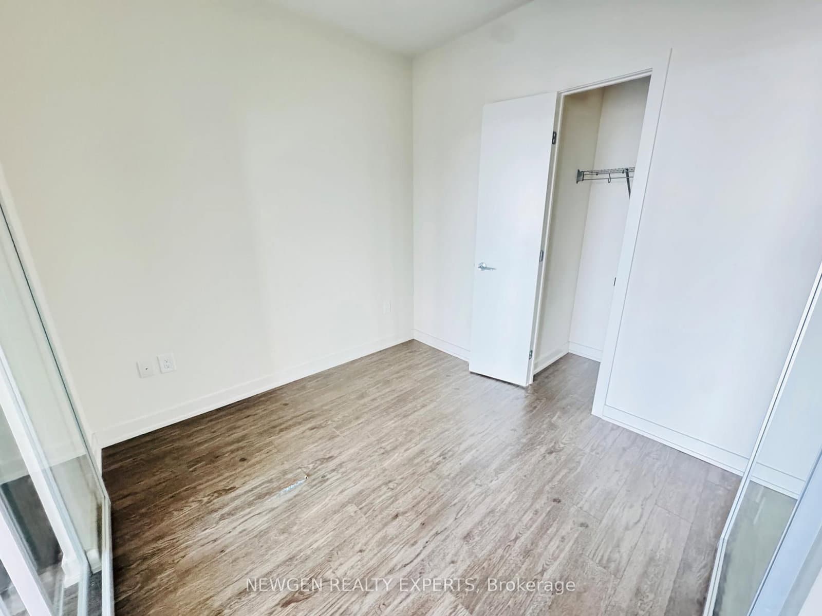 212 King William Street, Unit 1220 thumbnail 23