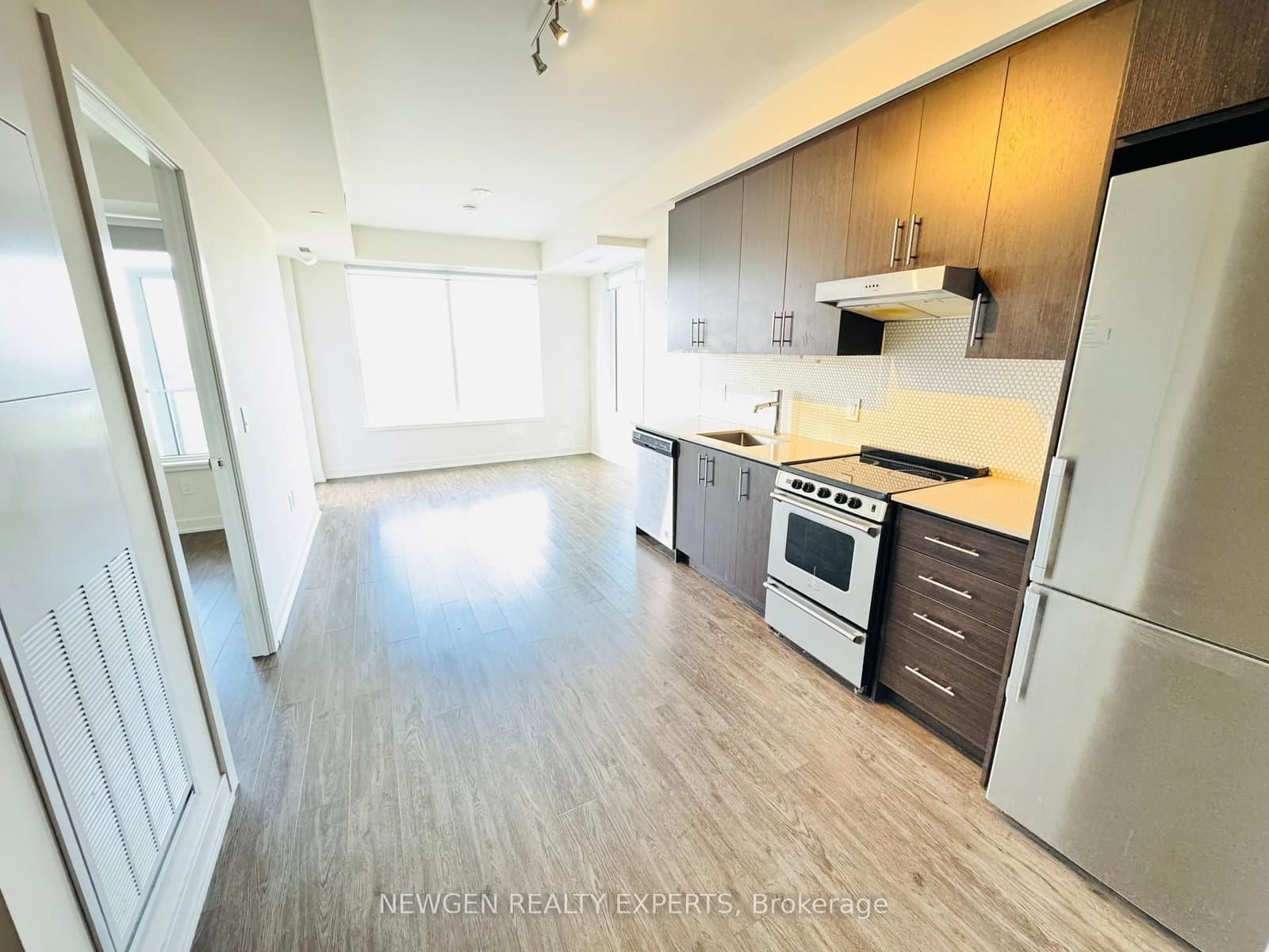 212 King William Street, Unit 1220 thumbnail 9