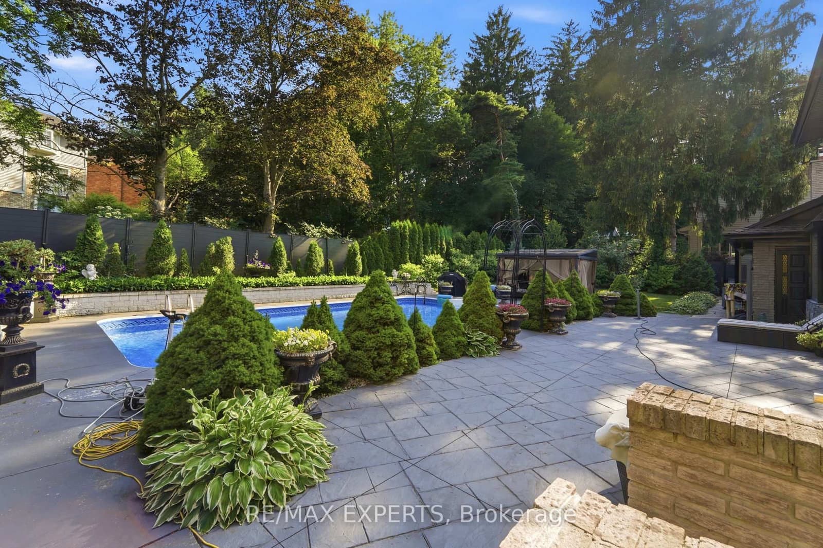 28 Stonegate Drive thumbnail 35