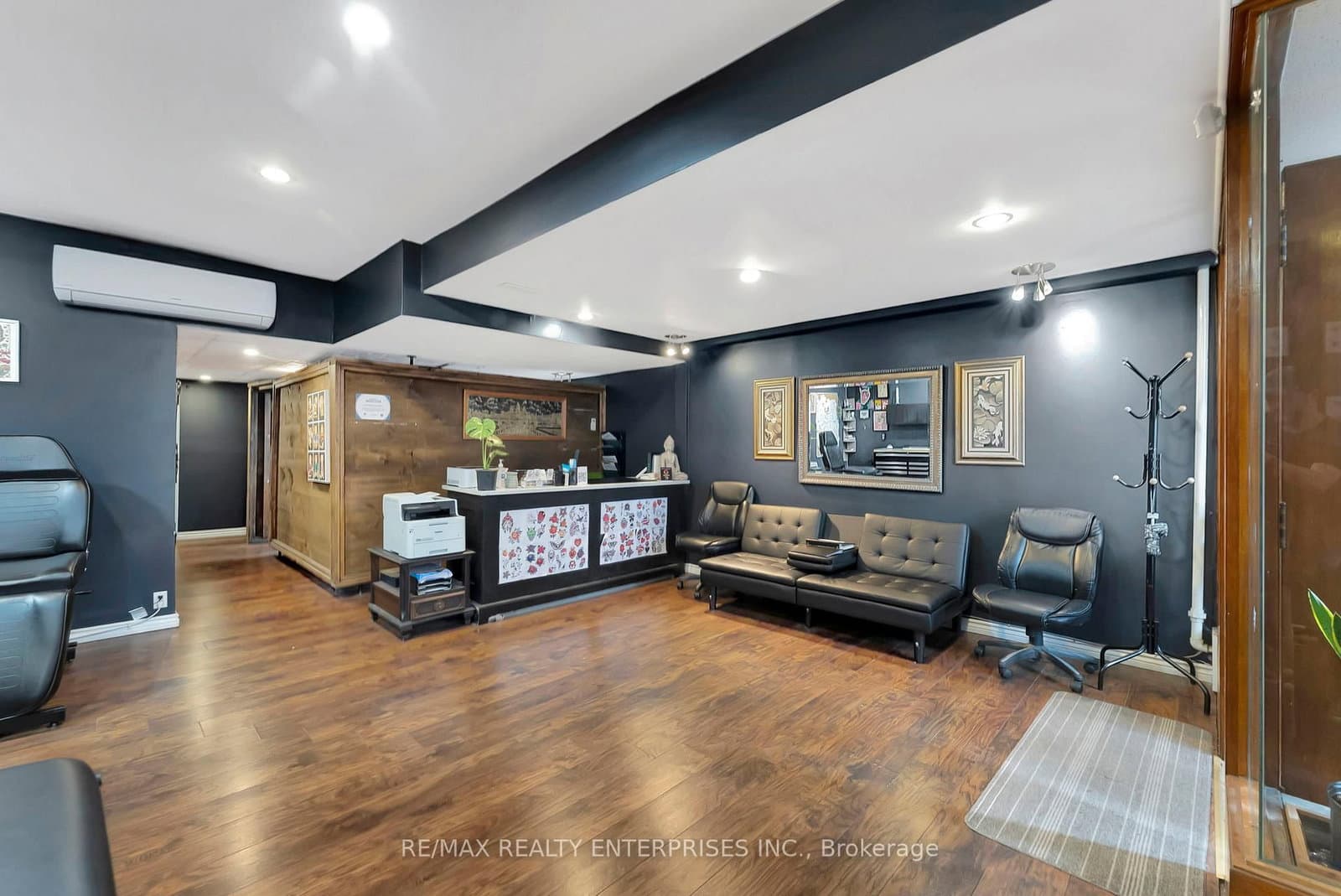 156 James Street S thumbnail 14