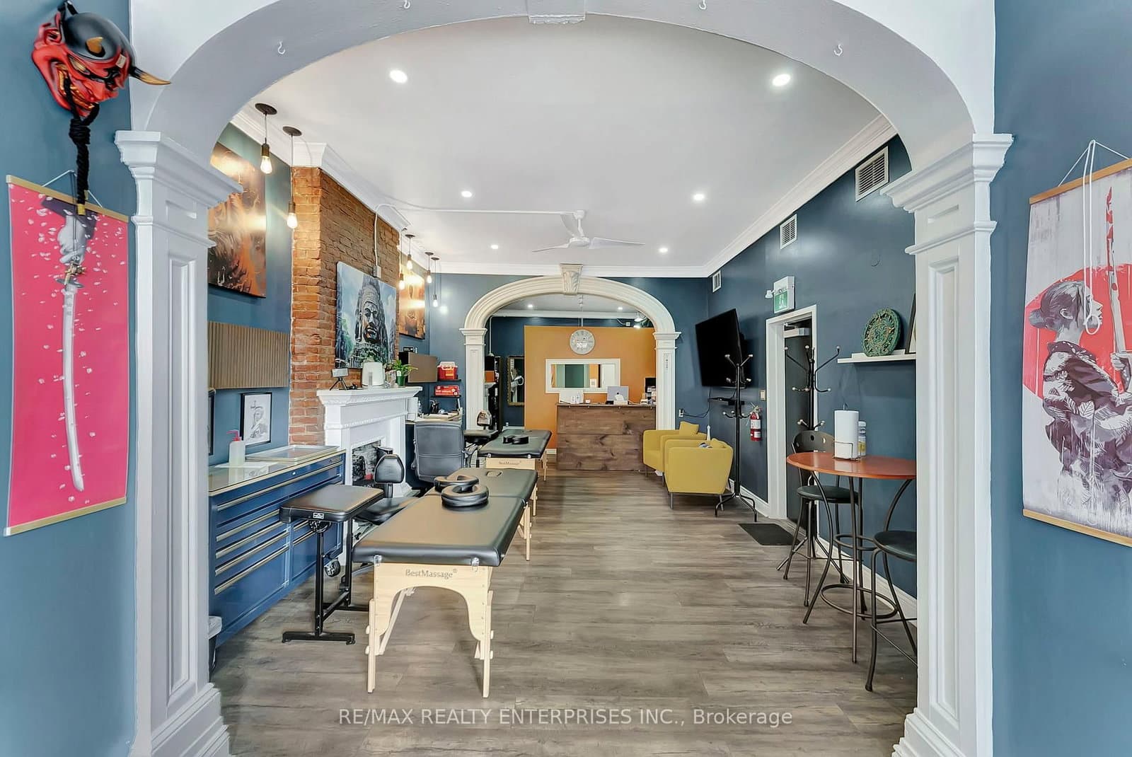 156 James Street S thumbnail 24